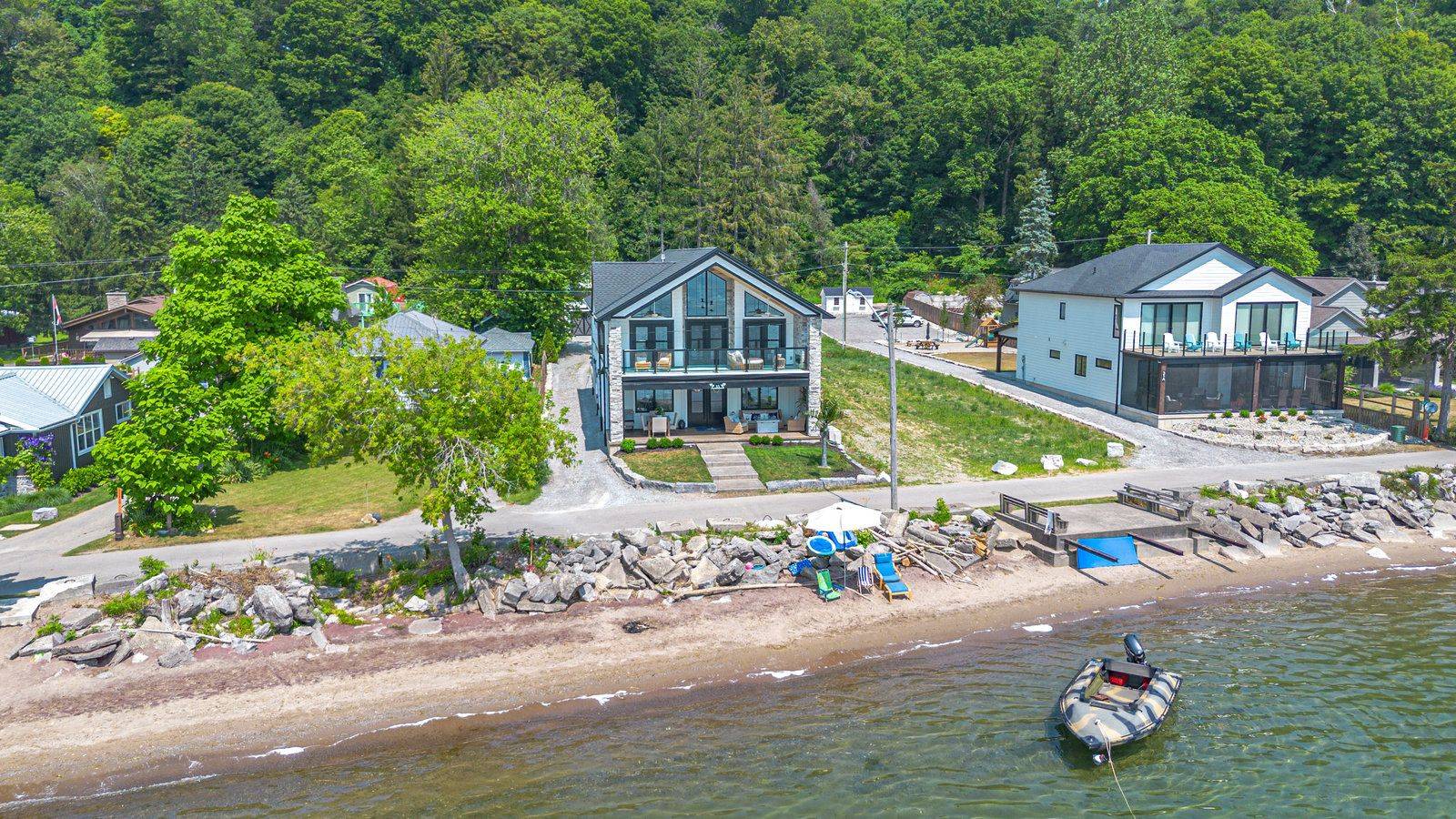 Norfolk, ON N0E 1T0,33 CEDAR DR