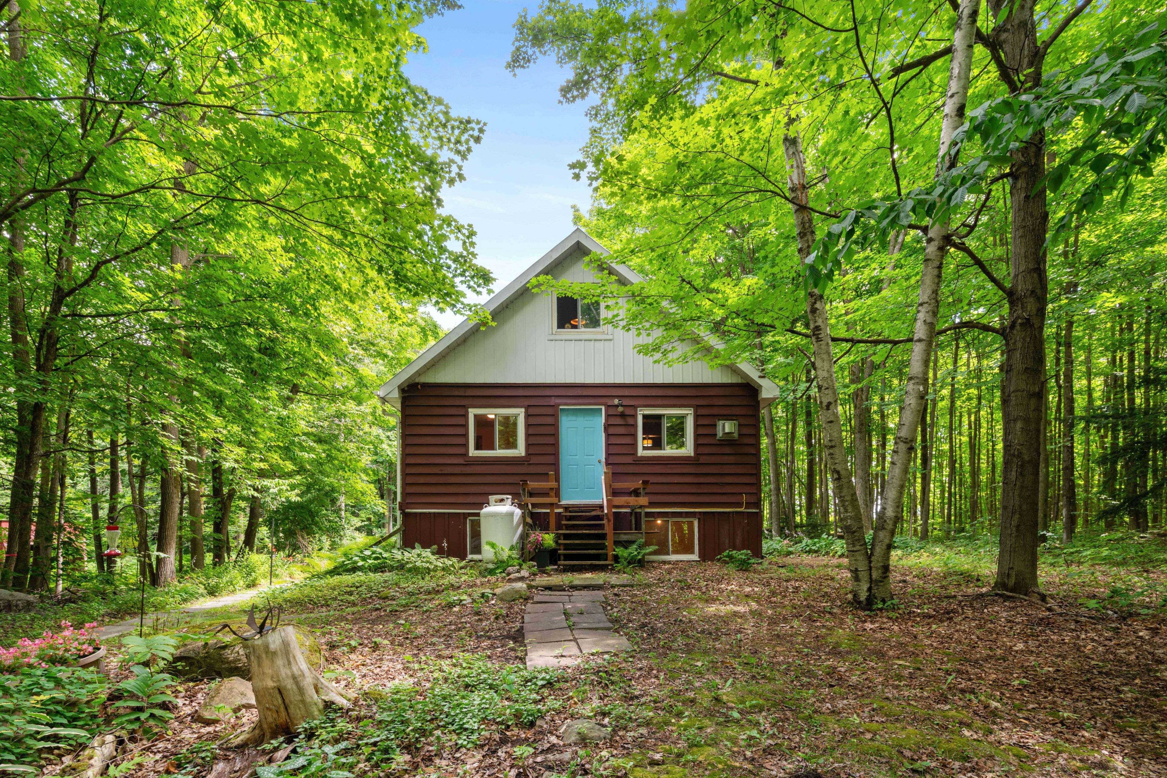 South Glengarry, ON K0B 1H0,21870 CONC 10 RD