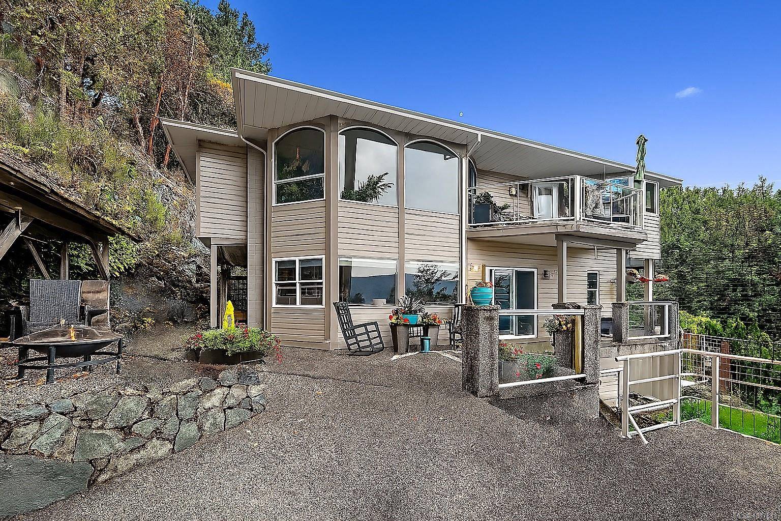 Duncan, BC V9L 5X7,567 Maple Mountain Rd