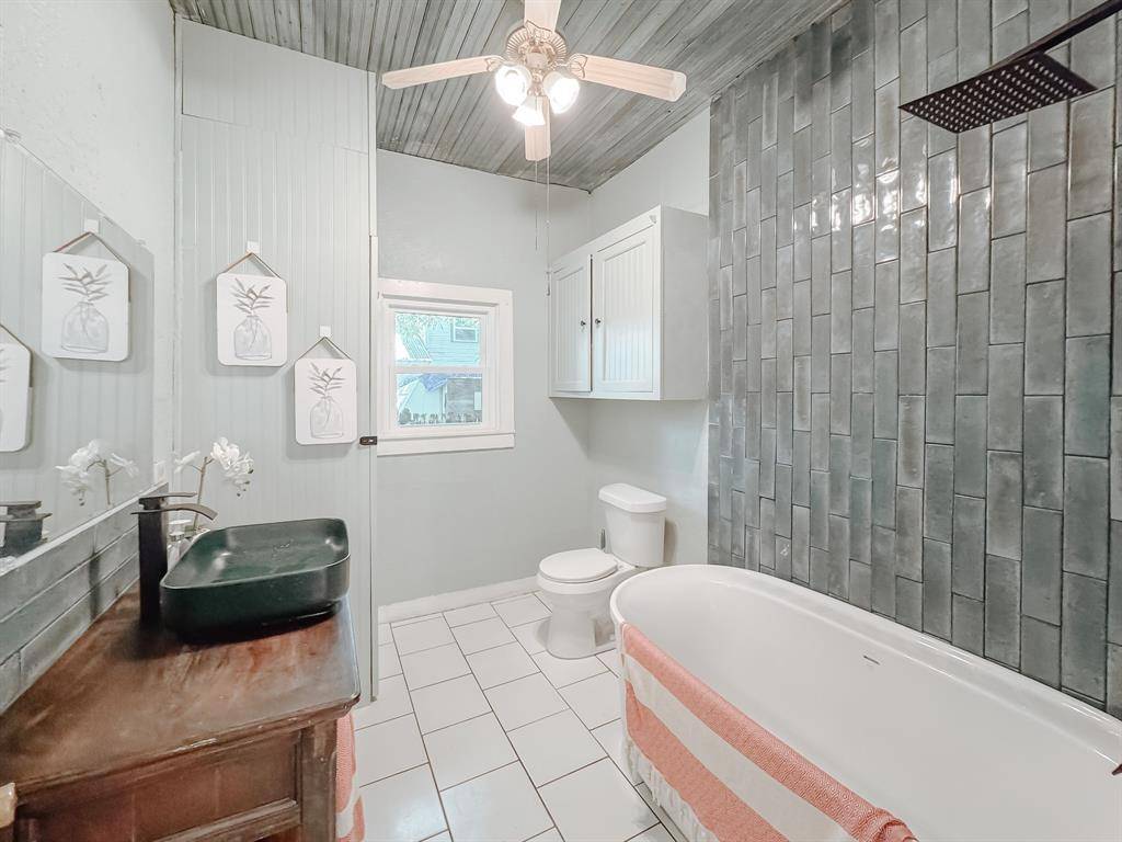 Kerens, TX 75144,408 S Throckmorton Avenue