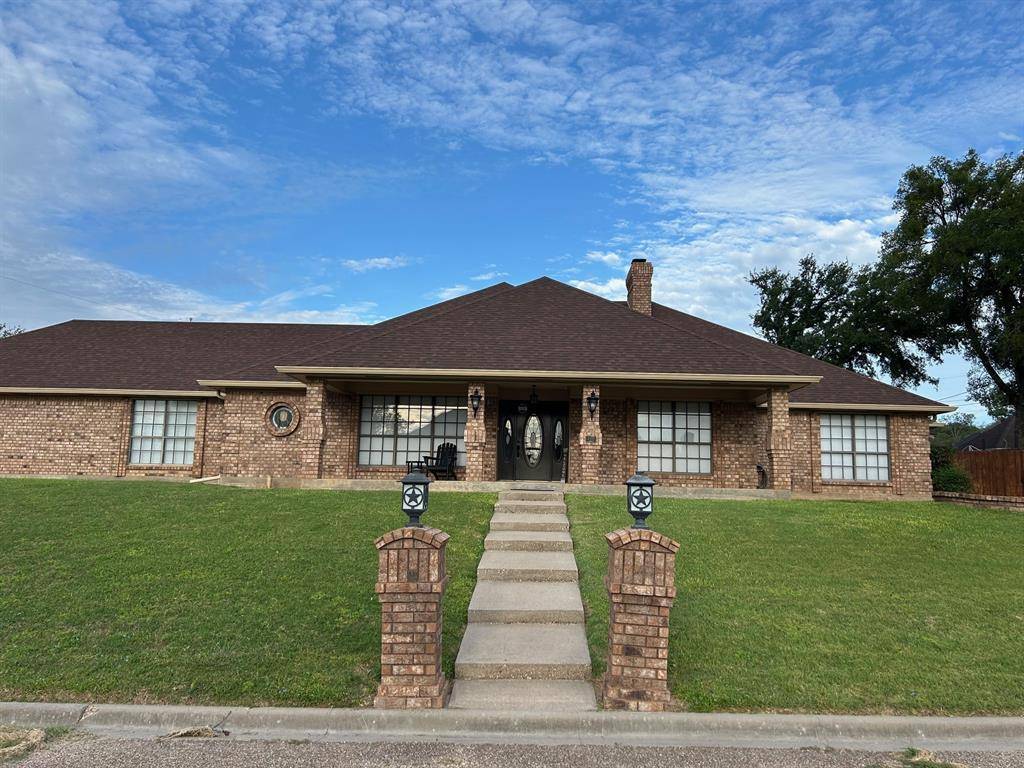 Clifton, TX 76634,410 Oak Crest