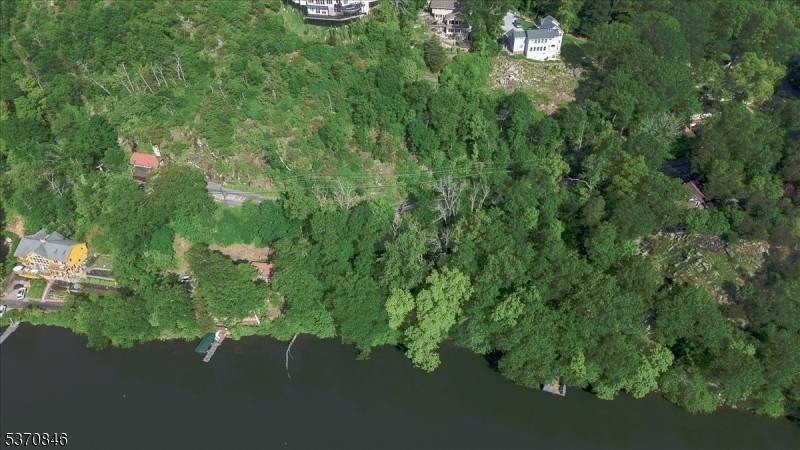 Sparta Twp., NJ 07871,202 W Shore Trl
