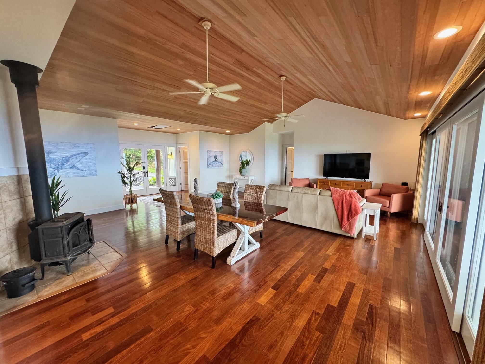 Kailua-kona, HI 96740,73-4609 KUKUKI ST