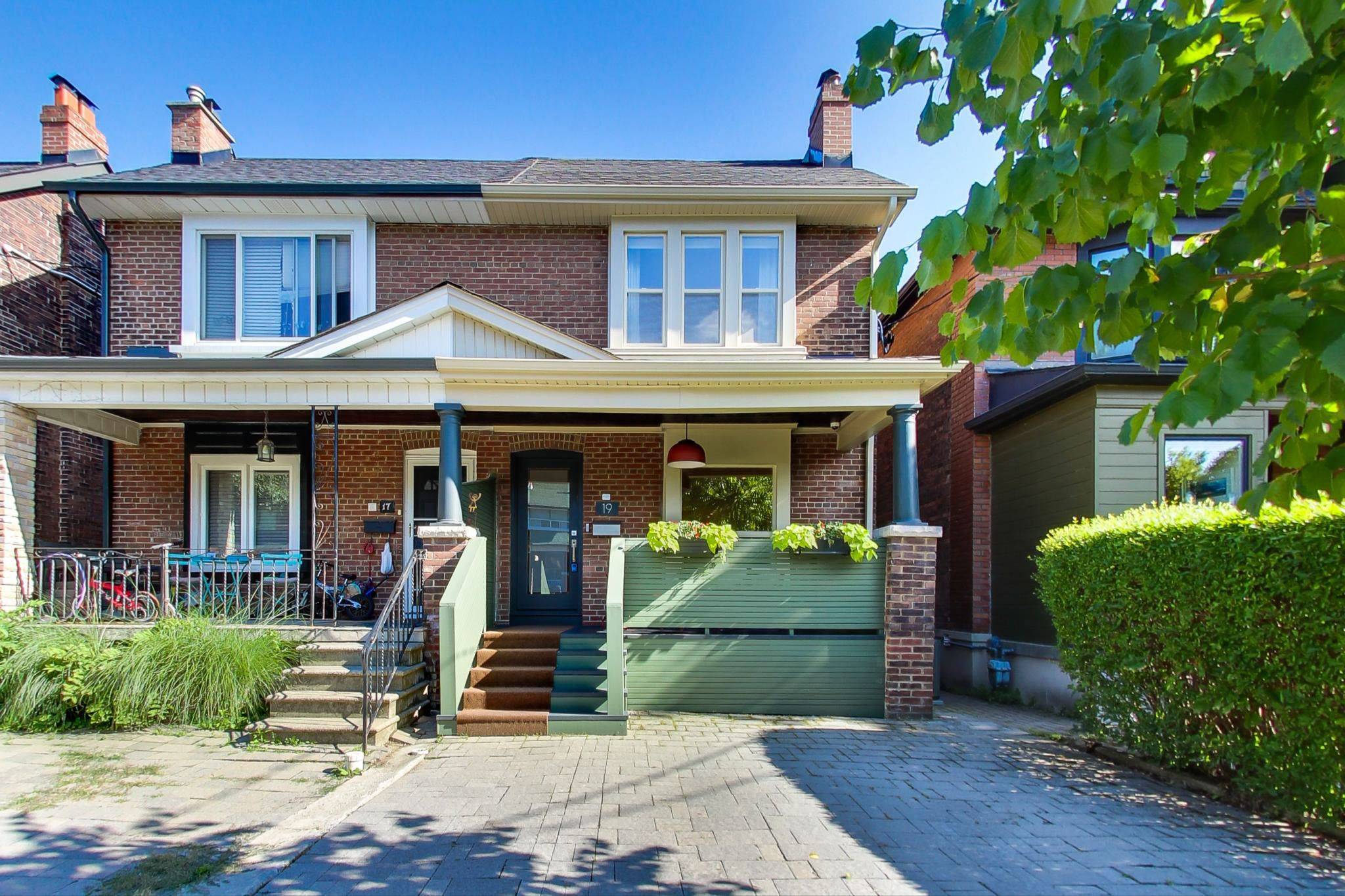 Toronto C03, ON M6C 1E1,19 Barrie AVE