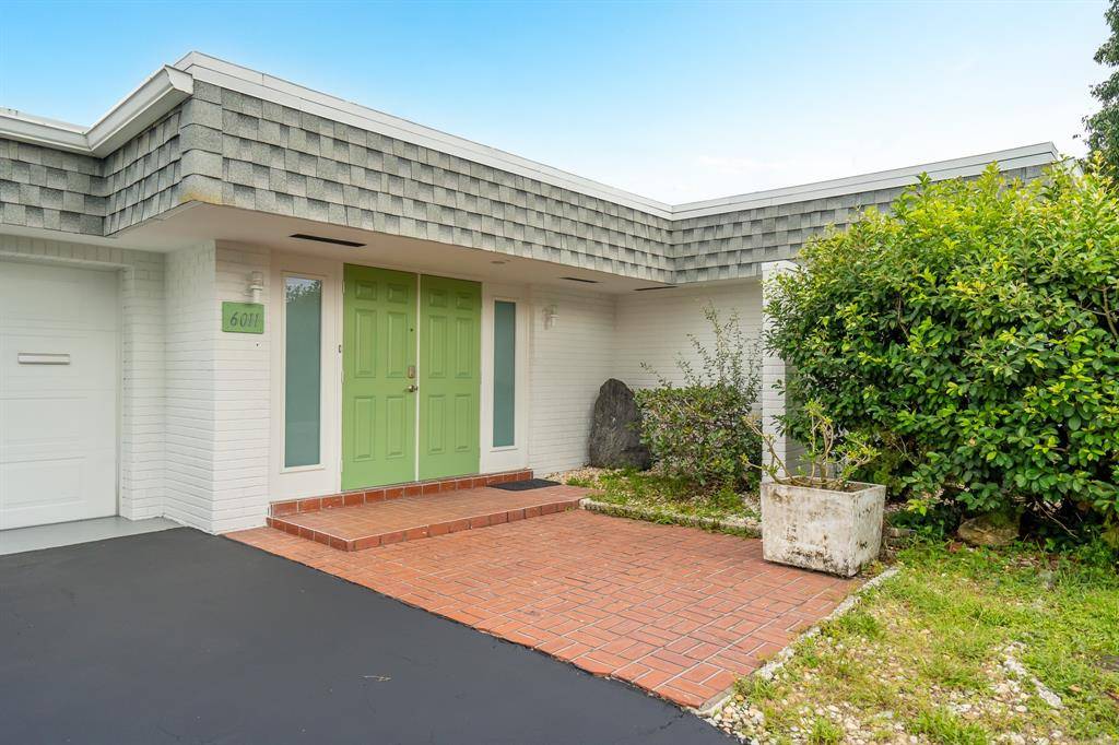 Tamarac, FL 33319,6011 Umbrella Tree Ln