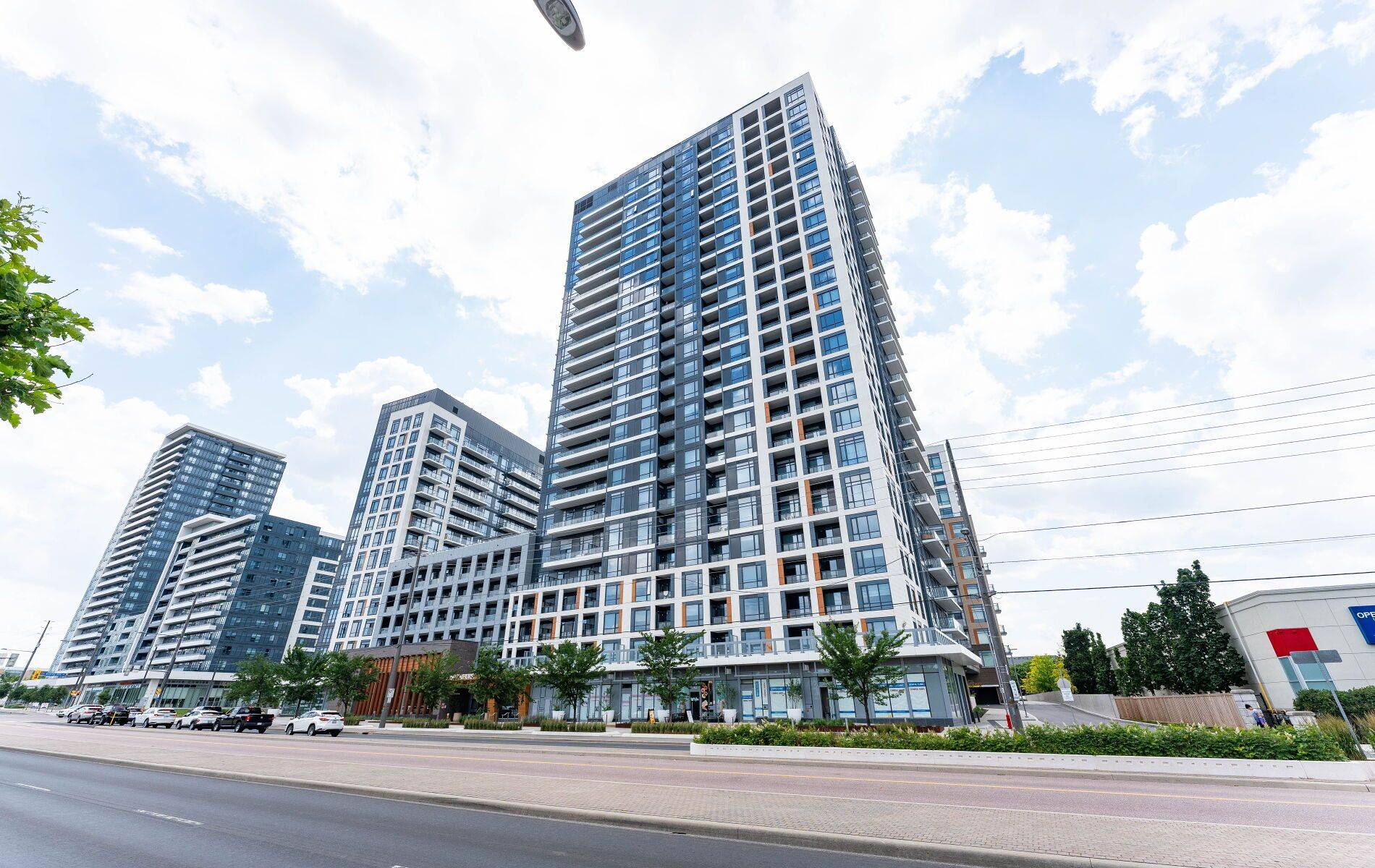 Vaughan, ON L4J 0L4,7950 Bathurst ST #201