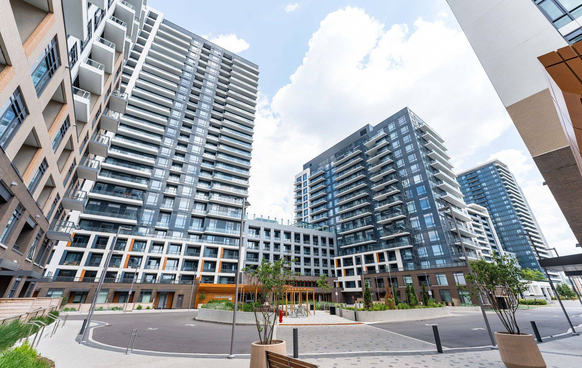 Vaughan, ON L4J 0L4,7950 Bathurst ST #201