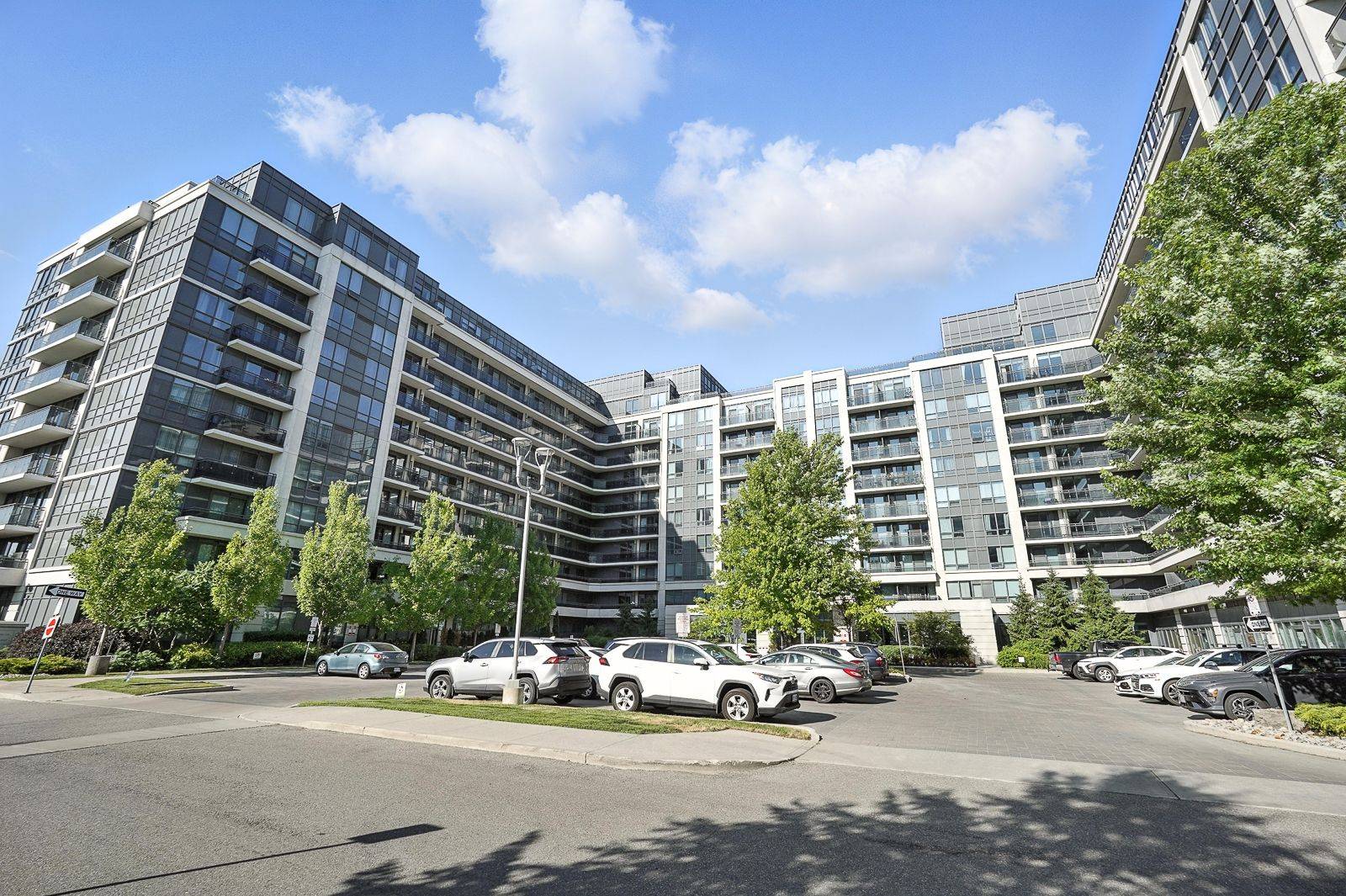 Richmond Hill, ON L4B 0C7,376 HIGHWAY 7 N/A E #1009
