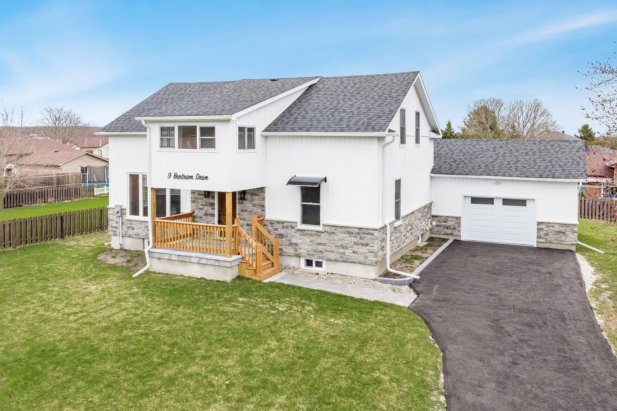 Springwater, ON L0L 1P0,9 Bertram DR