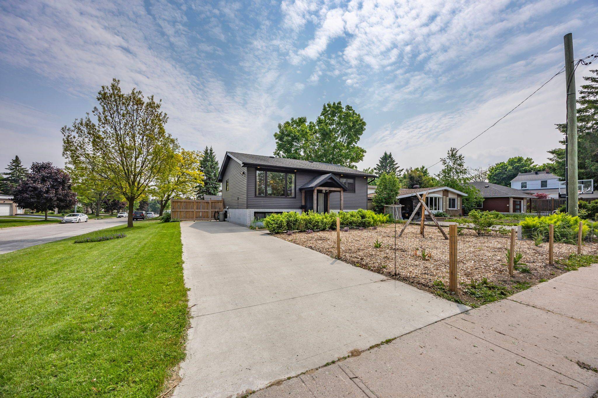 Barrie, ON L4M 2G6,171 Steel ST