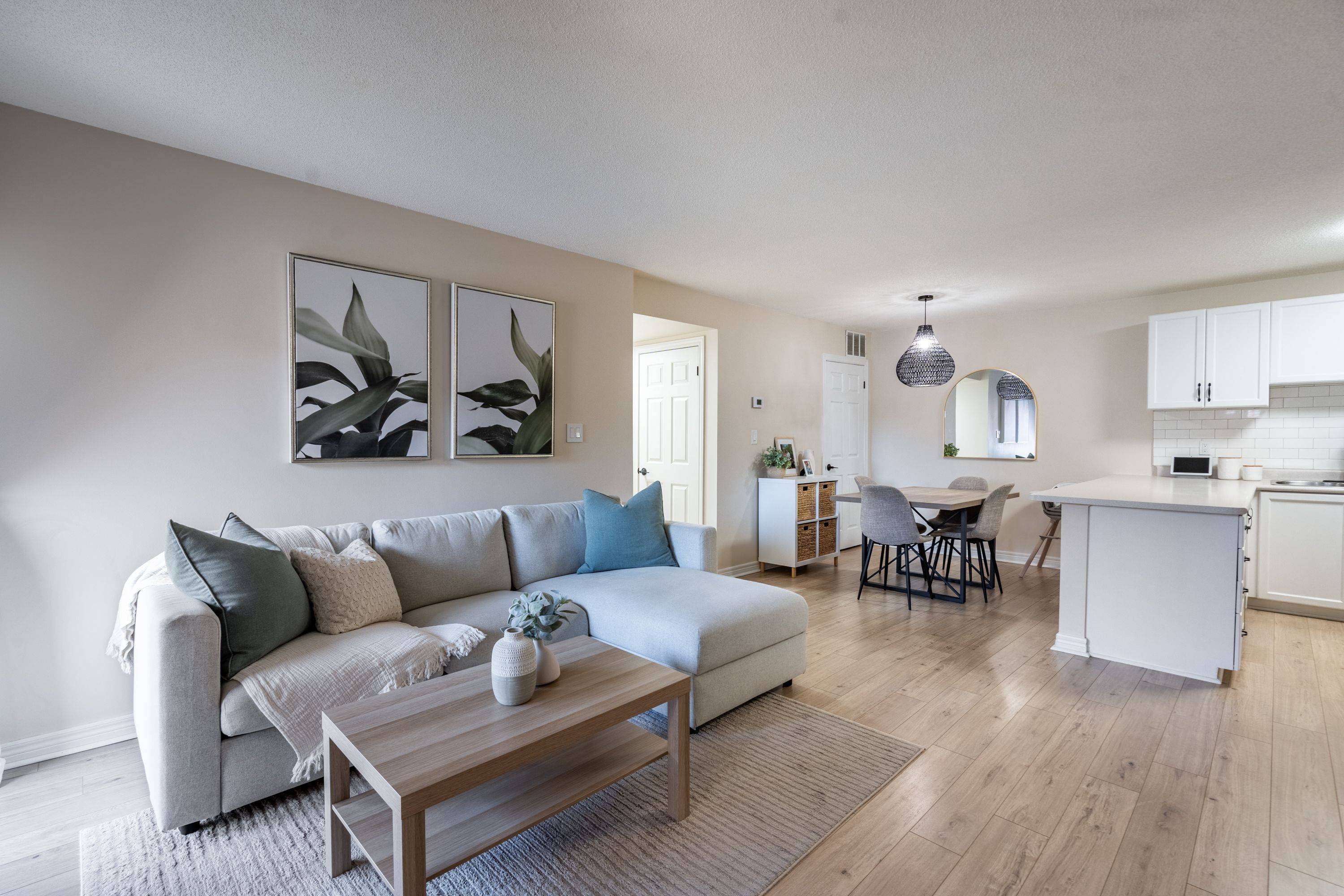 Burlington, ON L7M 4R4,4140 Foxwood DR #203