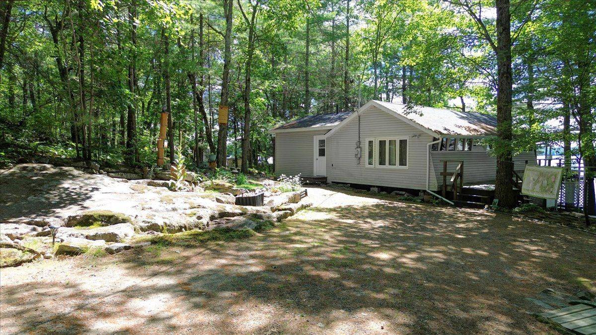 Addington Highlands, ON K0H 1K0,490 E Henniger RD