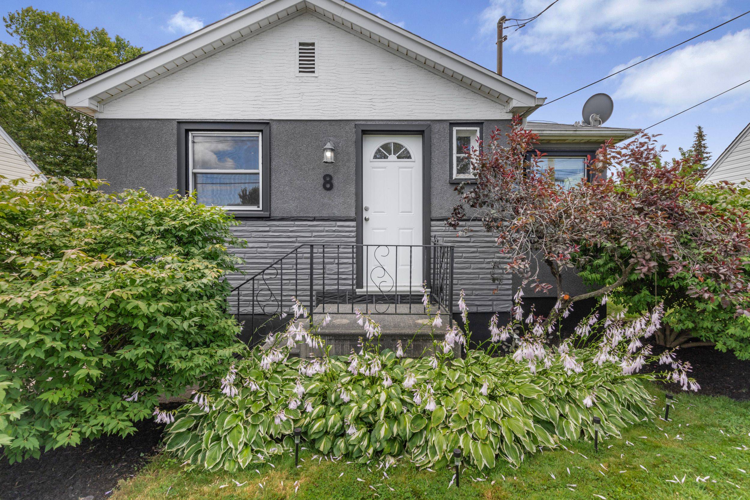 St. Catharines, ON L2P 1G5,8 Admiral RD