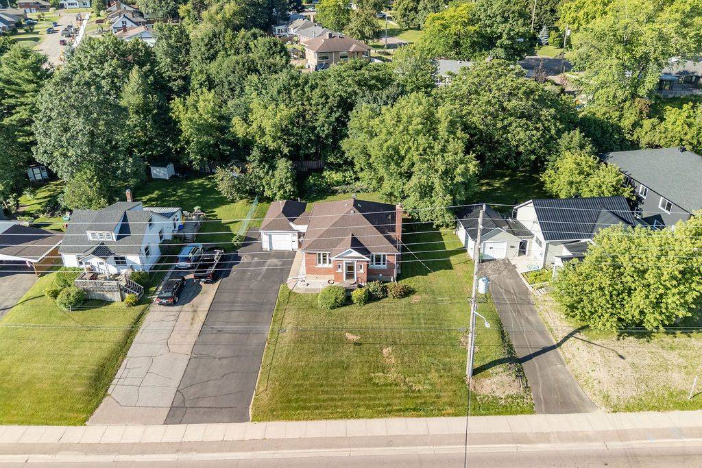 Pembroke, ON K8A 3L6,602 Pembroke ST E
