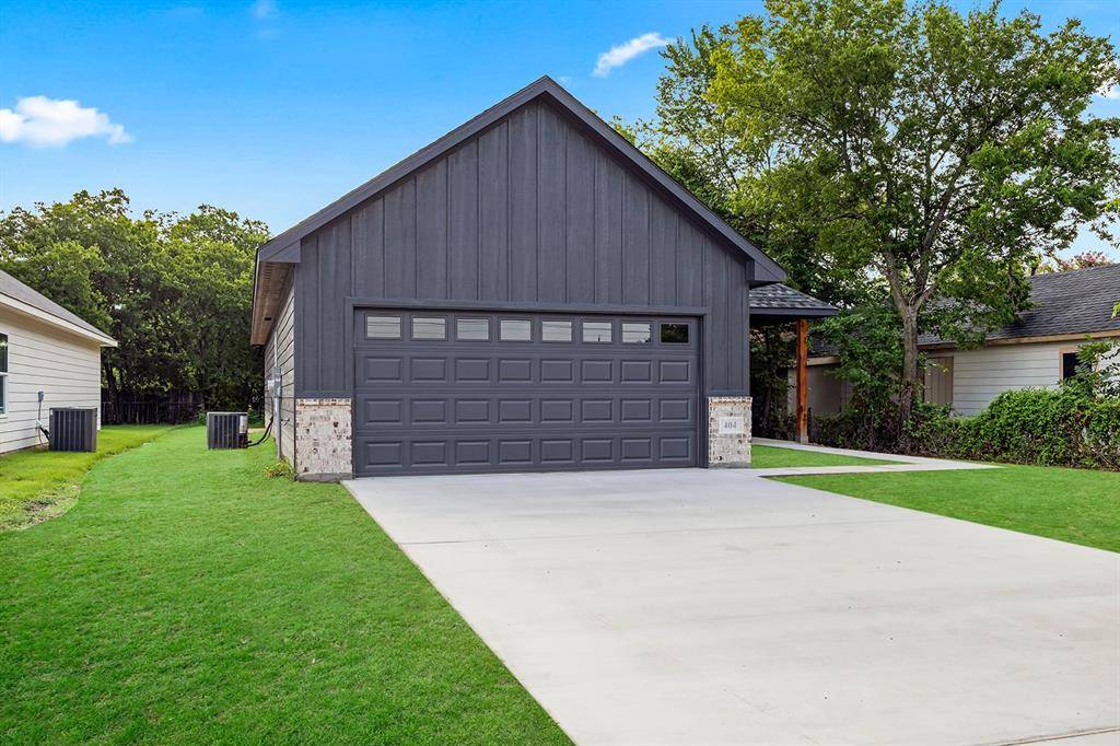 Cleburne, TX 76031,404 Evans Street