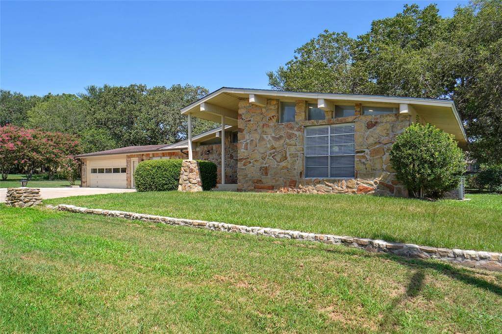 Runaway Bay, TX 76426,308 Half Moon Way
