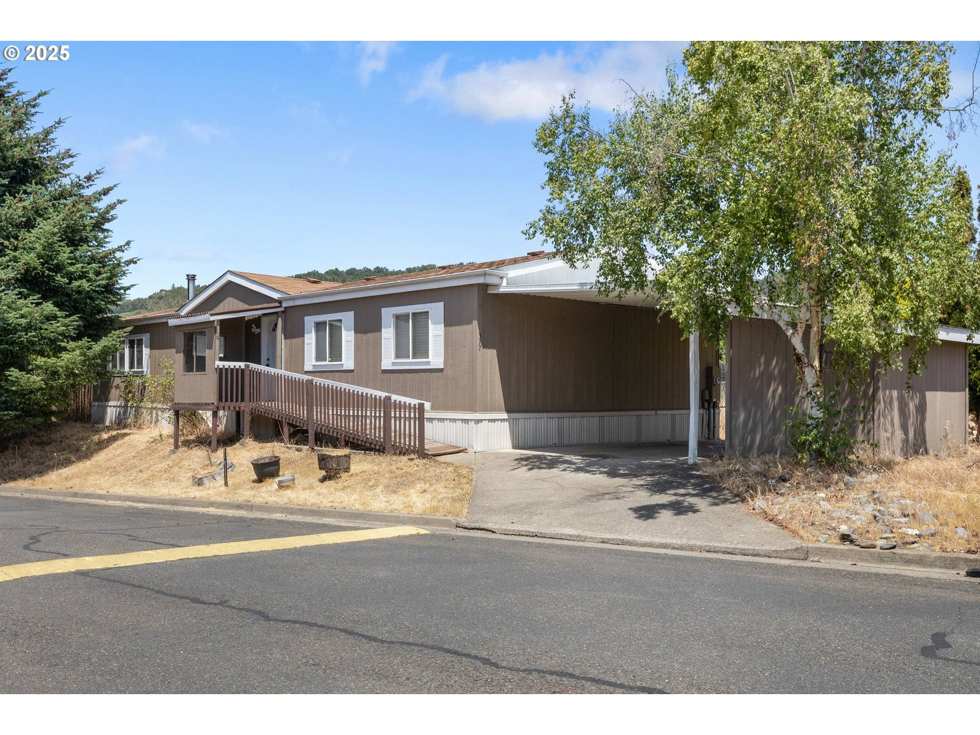 Roseburg, OR 97471,377 RIVER PLACE DR #20