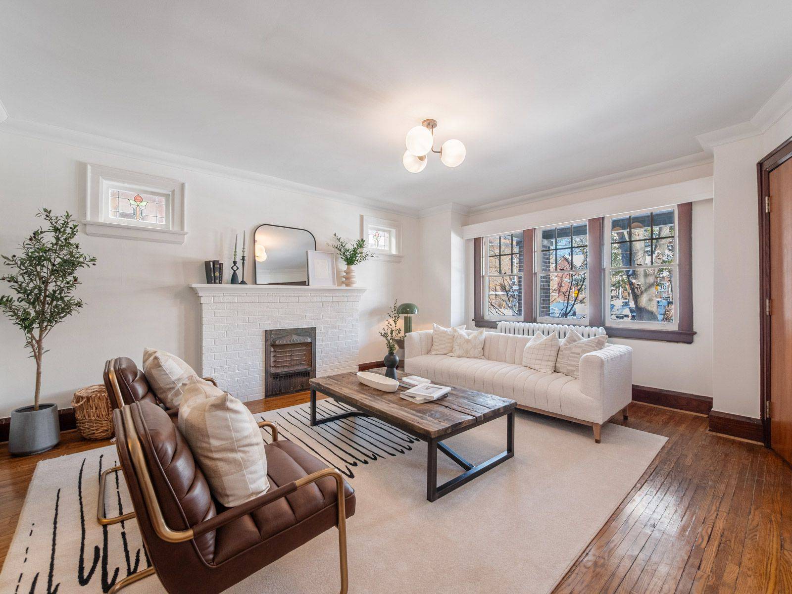Toronto E02, ON M4E 2X2,78 Glen Manor DR #Main