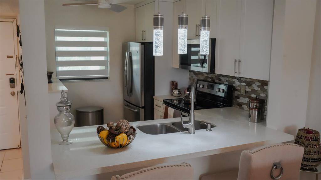 Lake Worth, FL 33467,7142 Golf Colony Ct #206