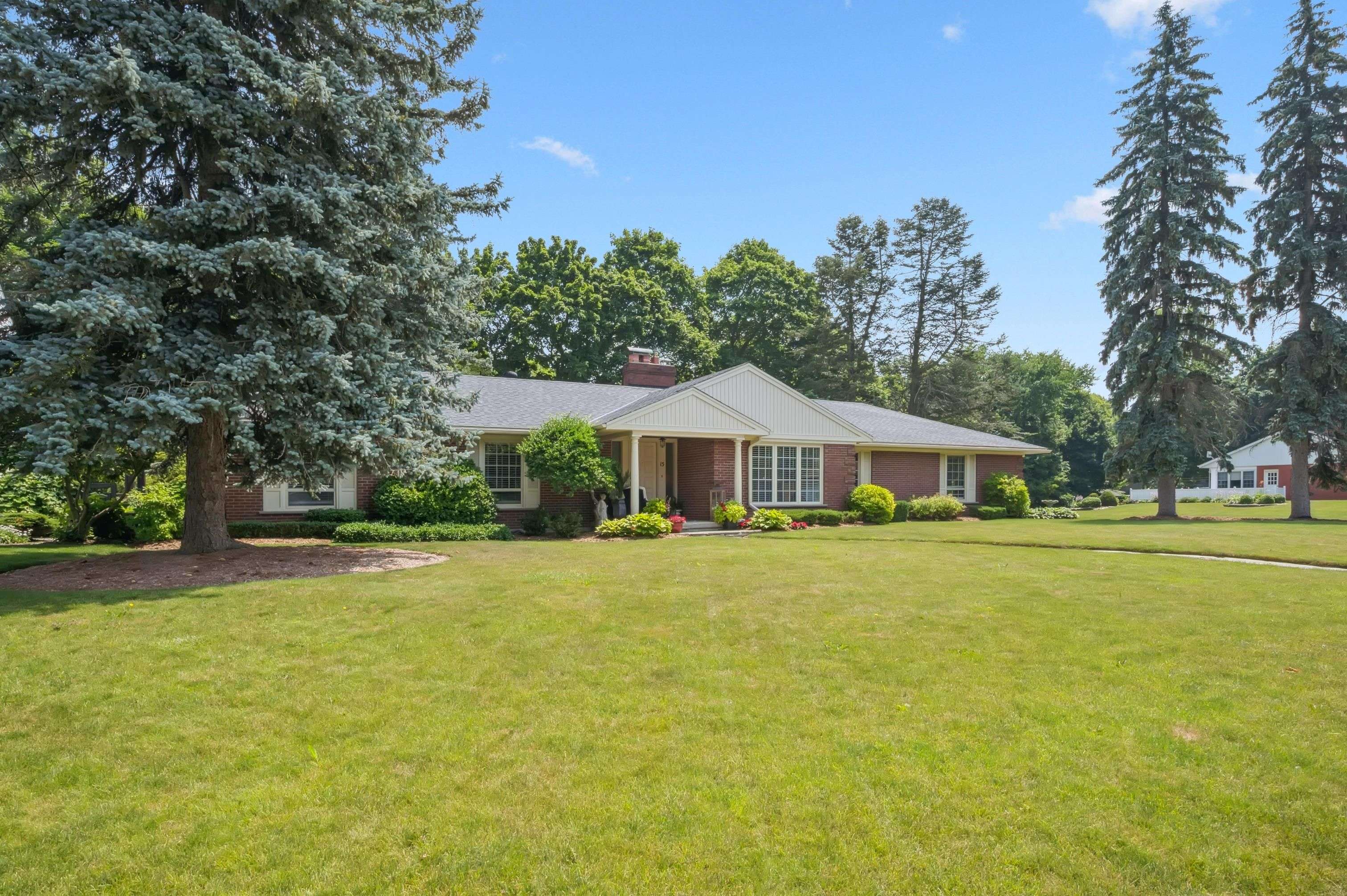 Woolwich, ON N3B 1T7,15 Meadowlark RD