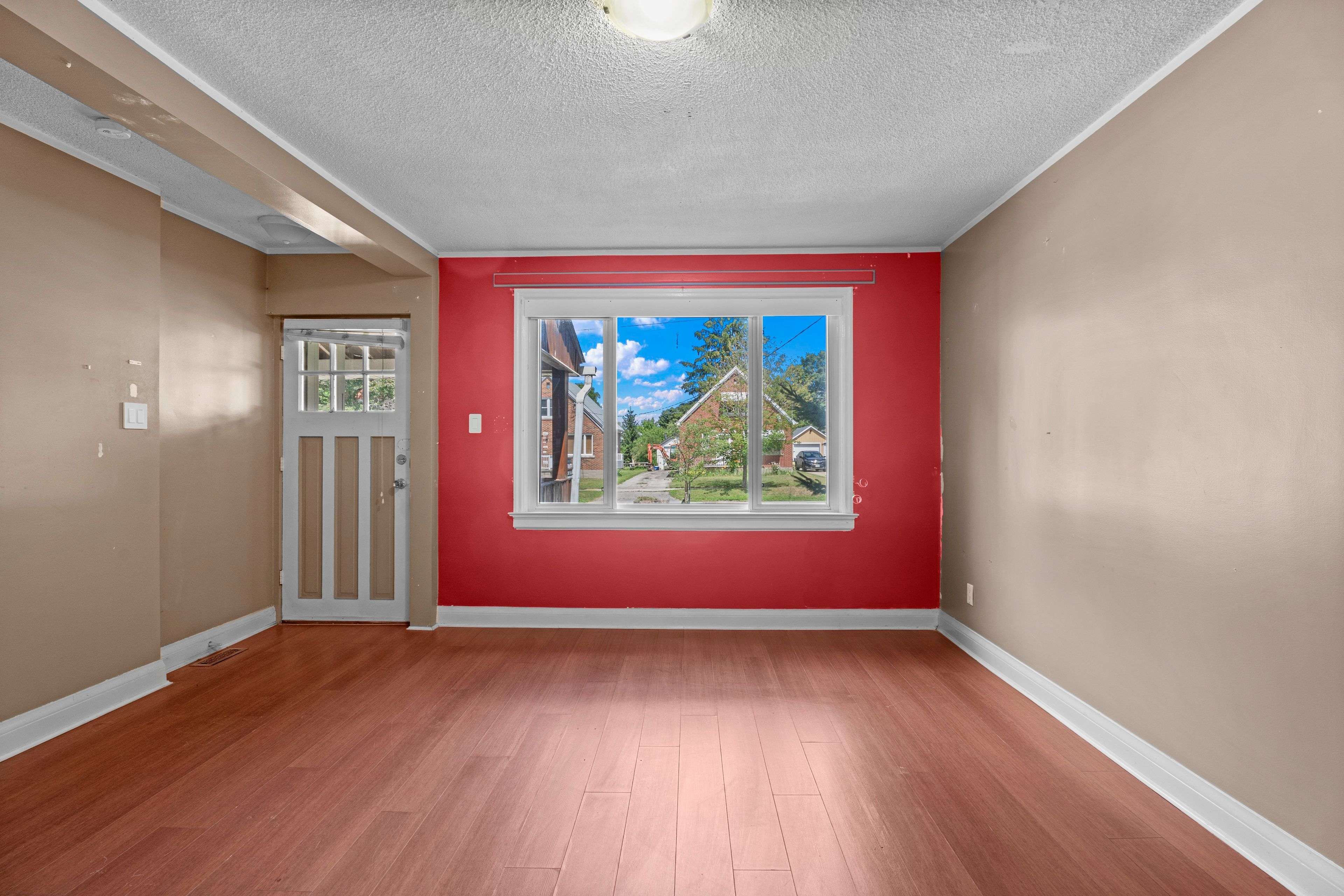 Kitchener, ON N2H 4W4,55 Birch AVE