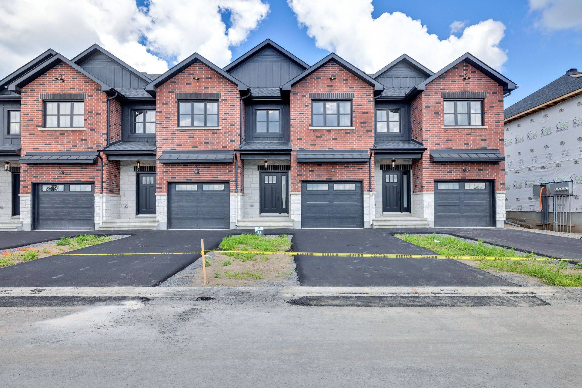 North Stormont, ON K0A 1R0,13 HELEN ST