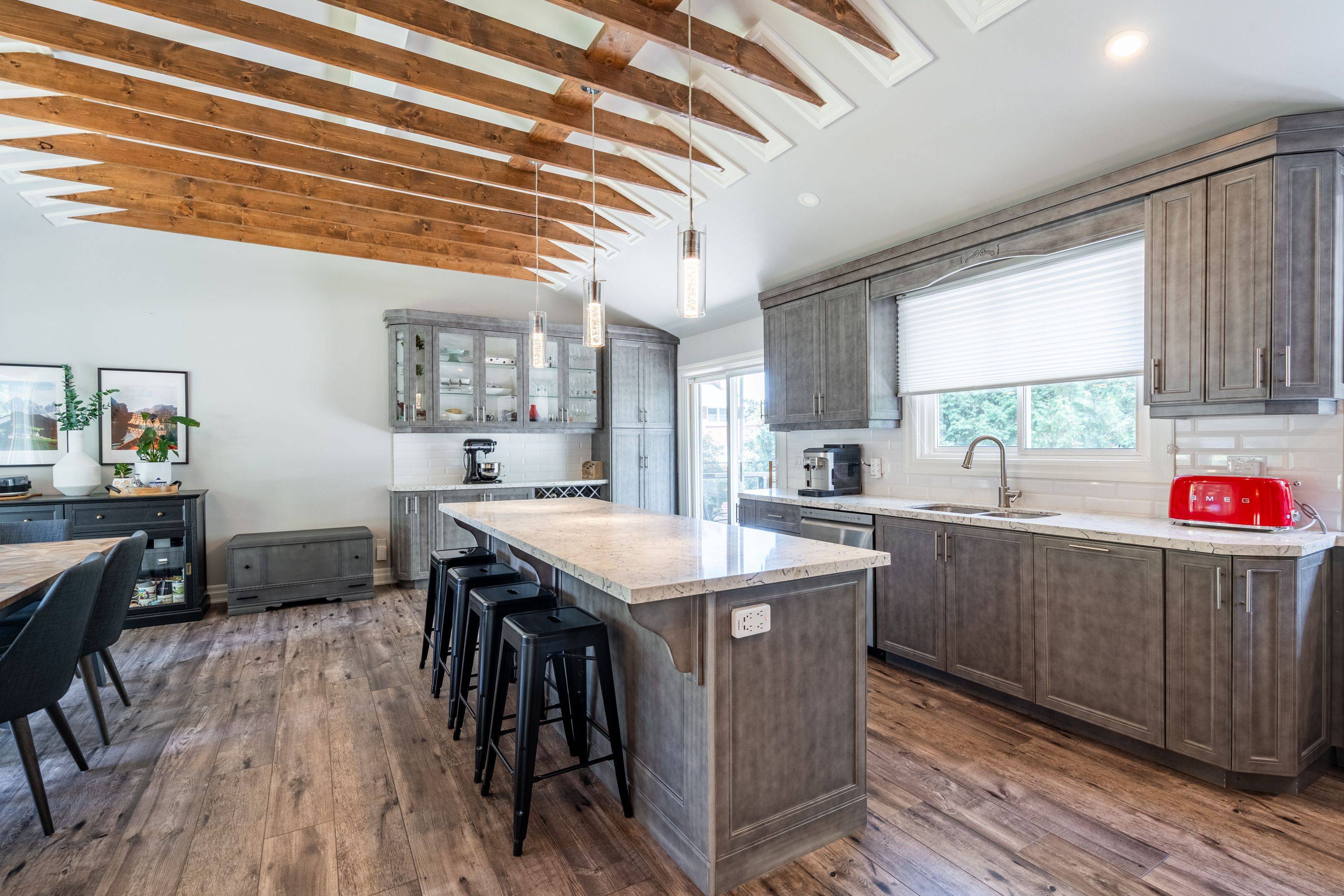 Hamilton, ON L0R 2H0,324 Parkside DR