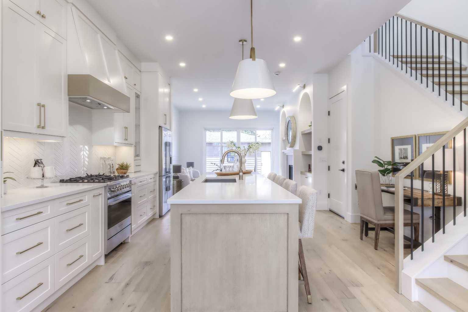 Calgary, AB T3E 1Z5,2831 25A ST SW