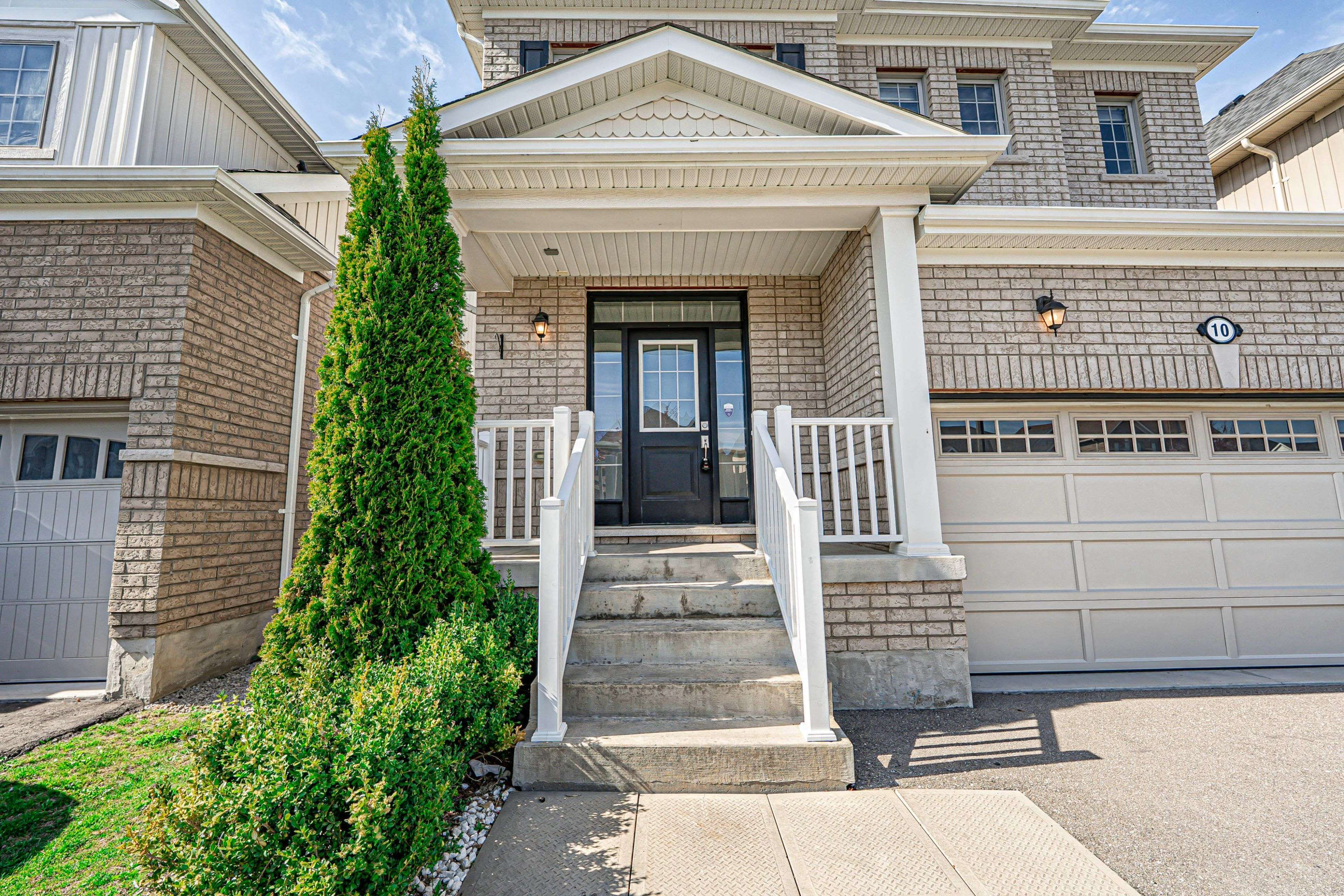 New Tecumseth, ON L0G 1W0,10 Mccabe LN