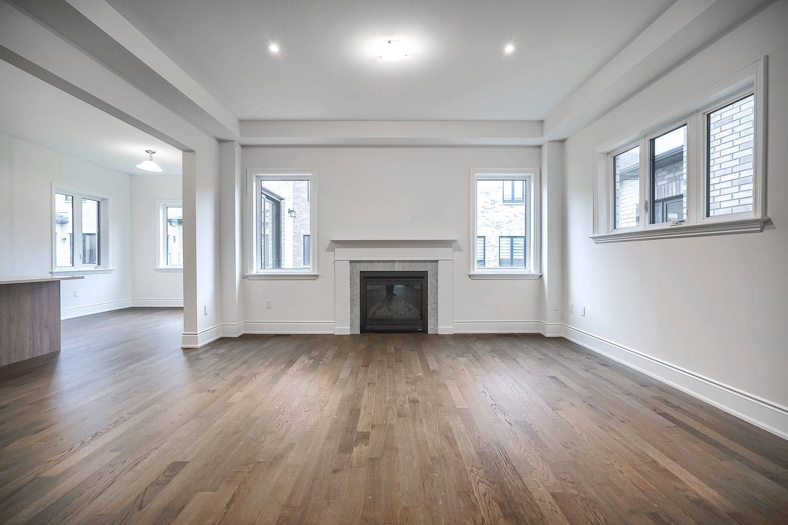 Oakville, ON L6M 5M3,1224 Queens Plate RD