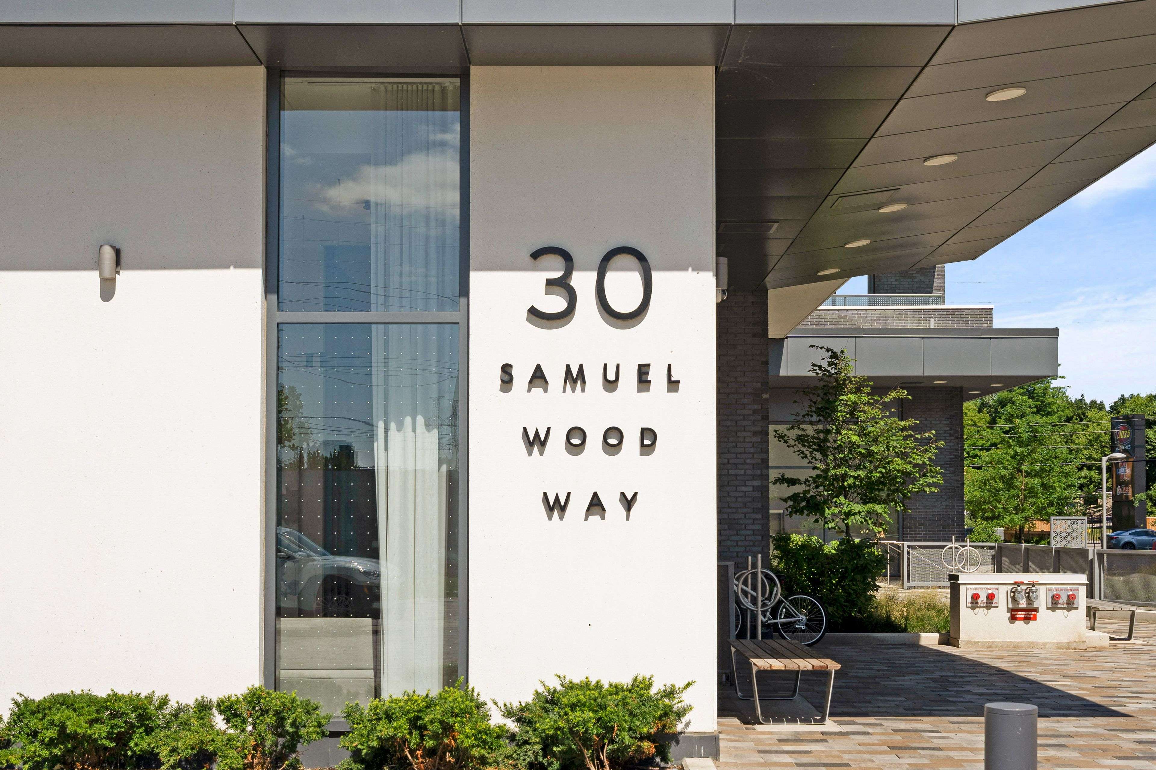 Toronto W08, ON M9B 0C9,30 SAMUEL WOOD WAY #1010