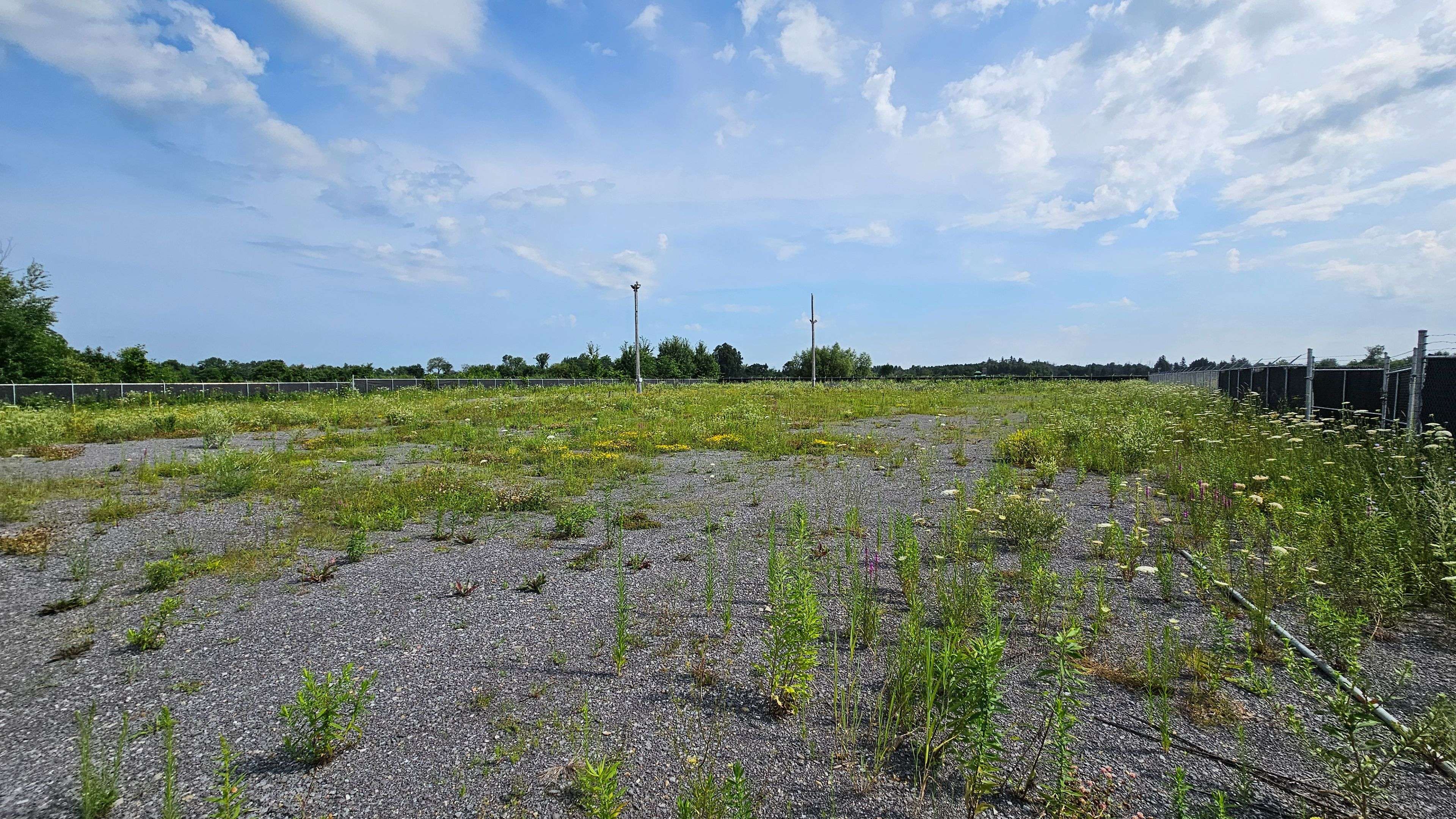 Carp - Huntley Ward, ON K0A 1L0,2822 Carp RD