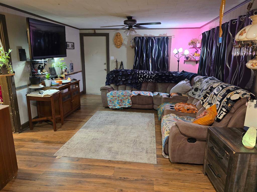 Groesbeck, TX 76642,1484 Highway 164 W