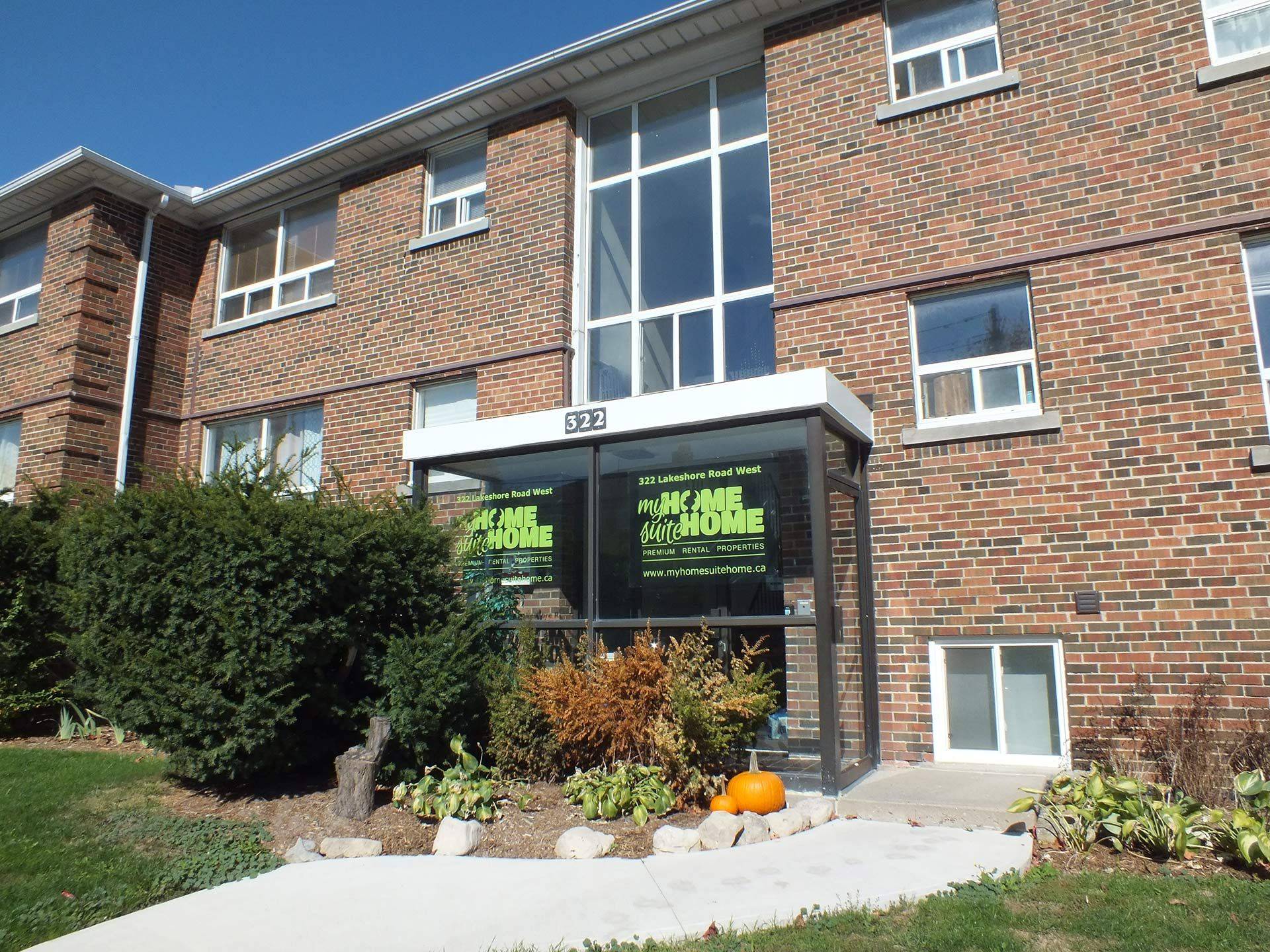 Mississauga, ON L5H 1G8,322 Lakeshore RD W #9