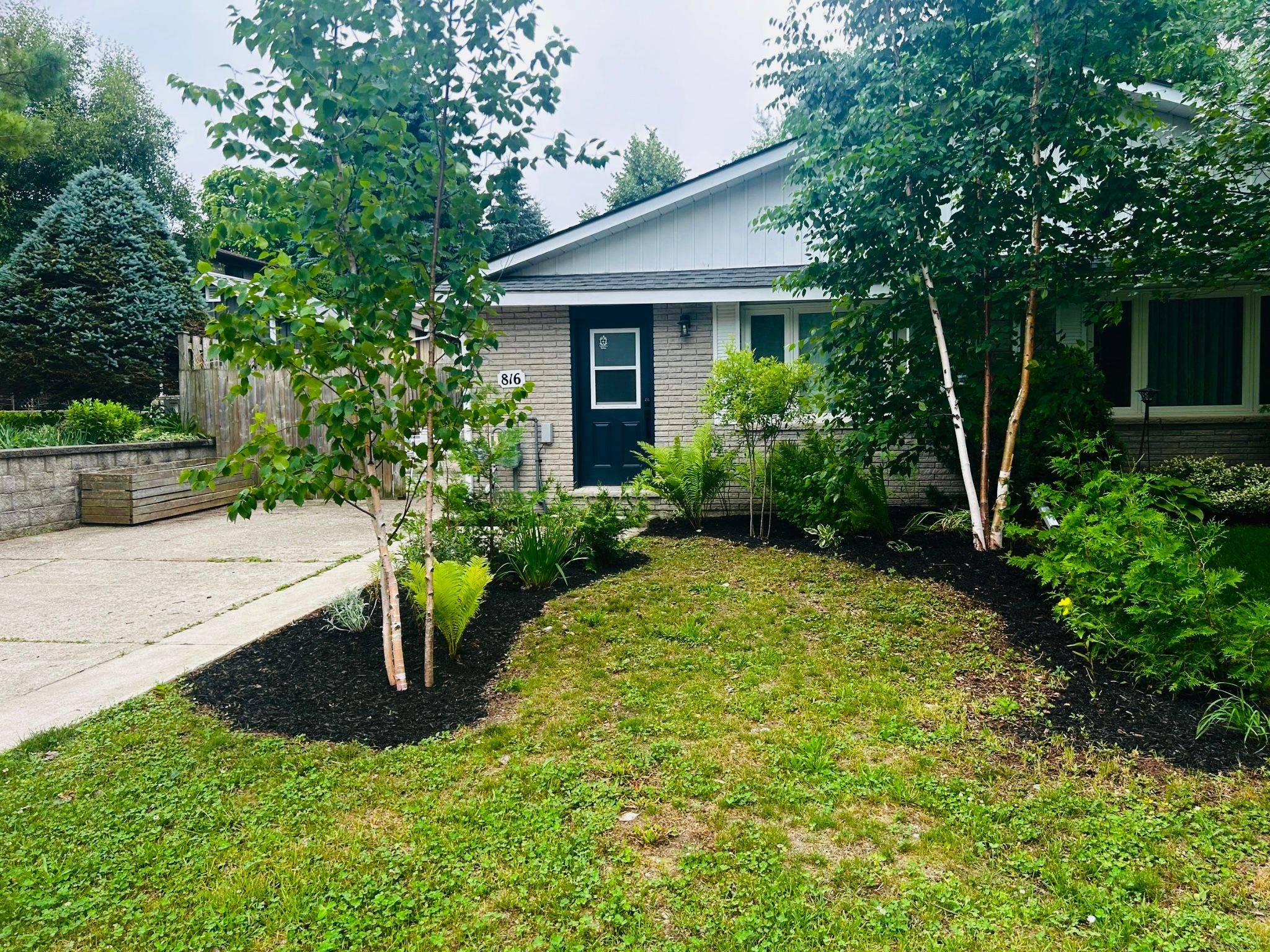 Saugeen Shores, ON N0H 2C4,816 River ST E