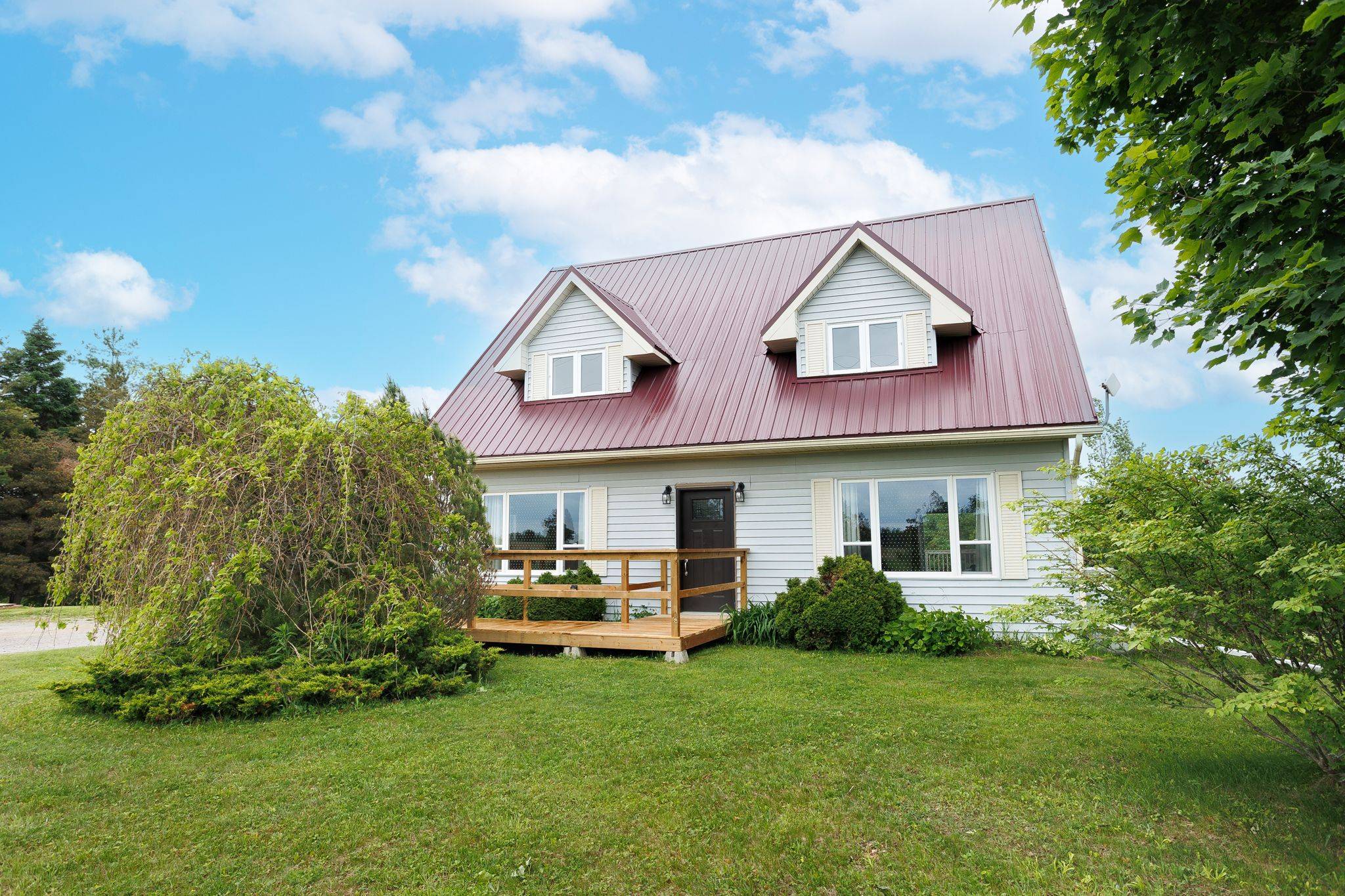 Kawartha Lakes, ON K0M 2T0,730 The Glen RD