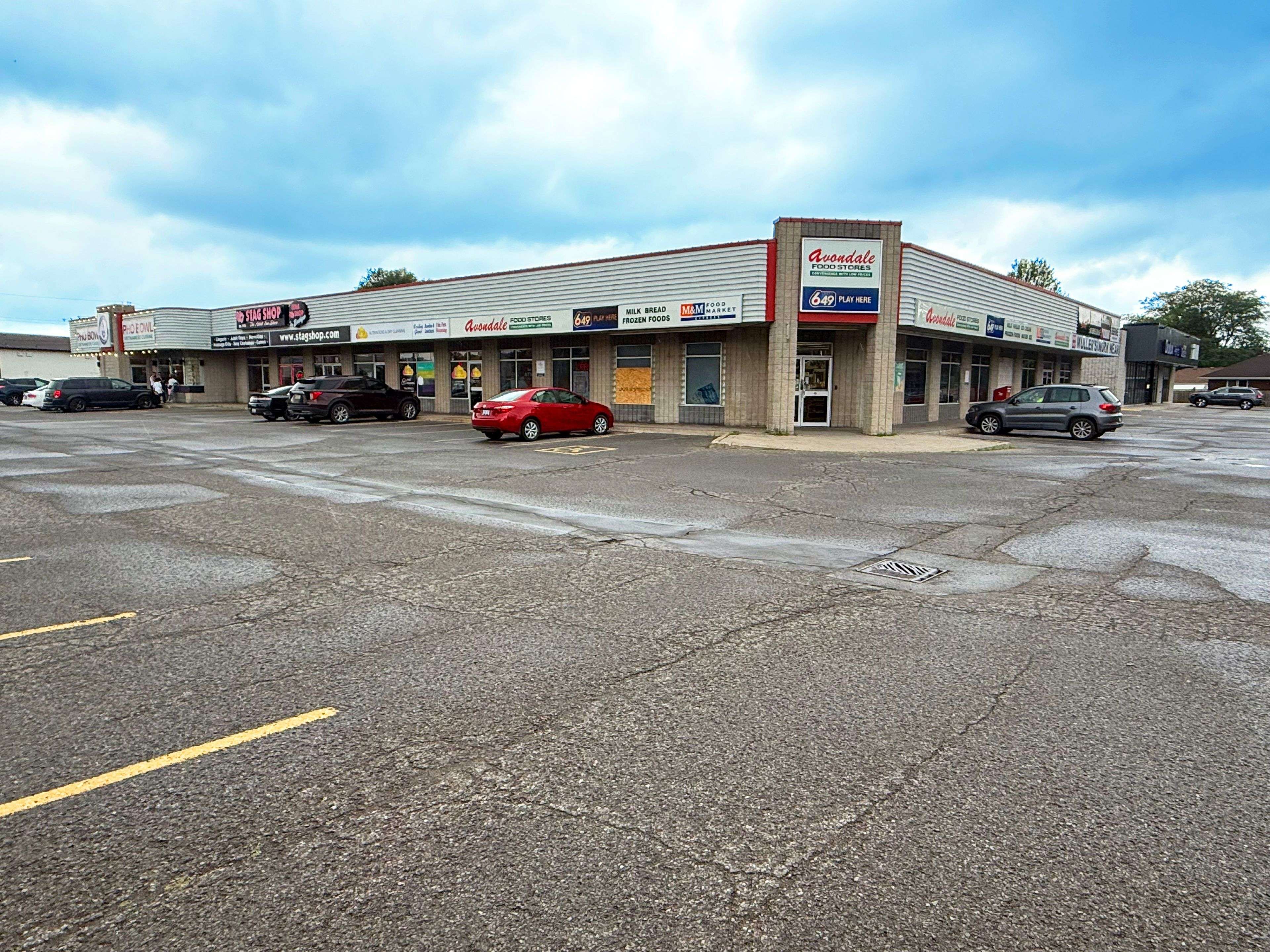 Niagara Falls, ON L2H 1H2,7637 Lundy's LN #3