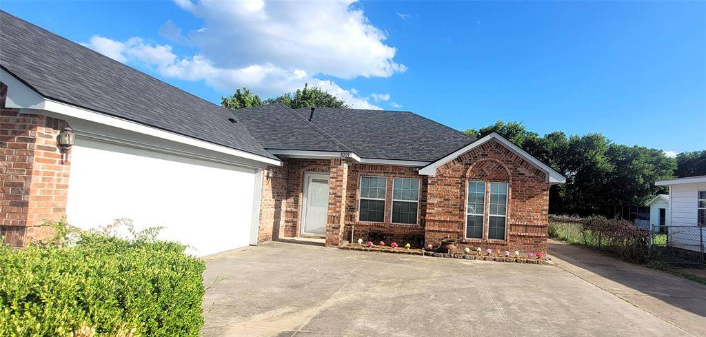 White Settlement, TX 76108,8209 Clifford Street