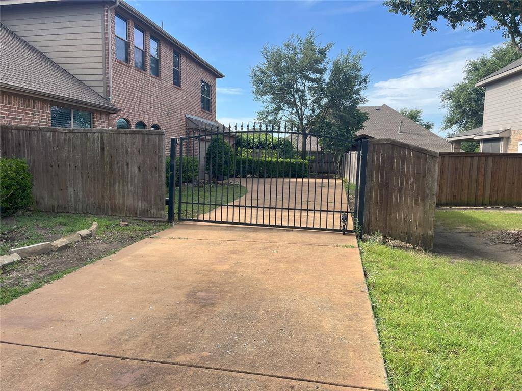 Murphy, TX 75094,626 Waters Edge Way