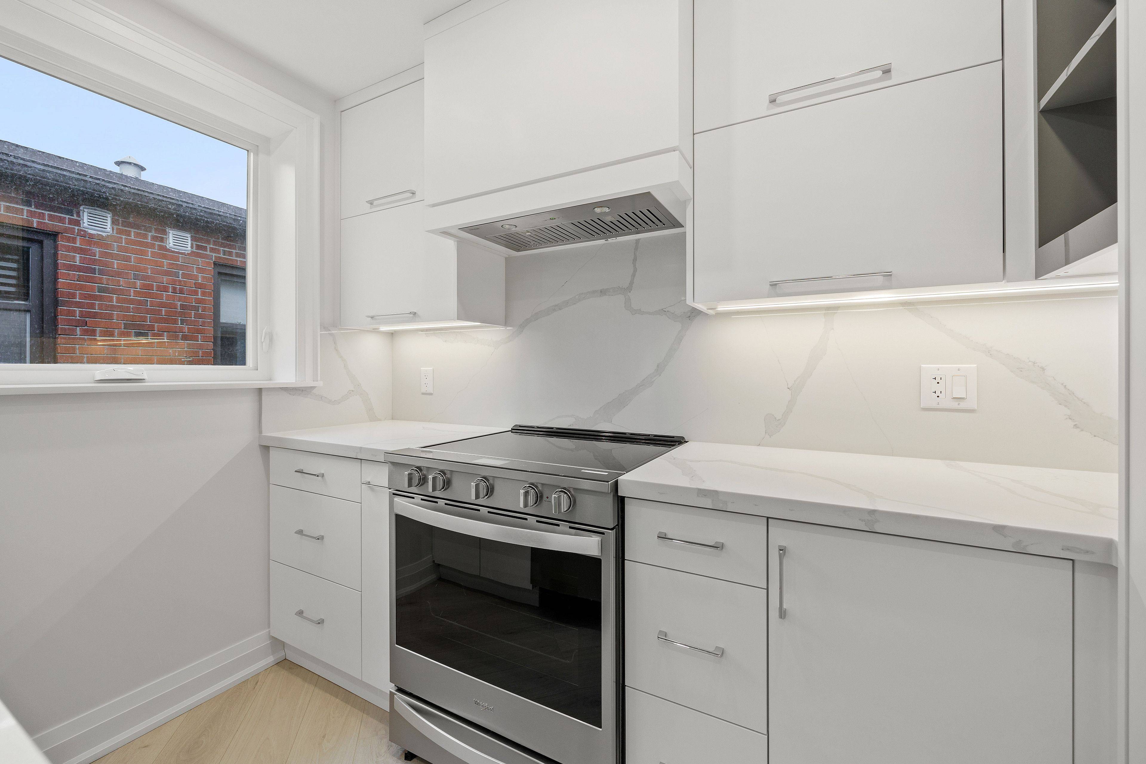 Toronto C04, ON M6C 2C5,1006 Eglinton AVE W #Apt 1