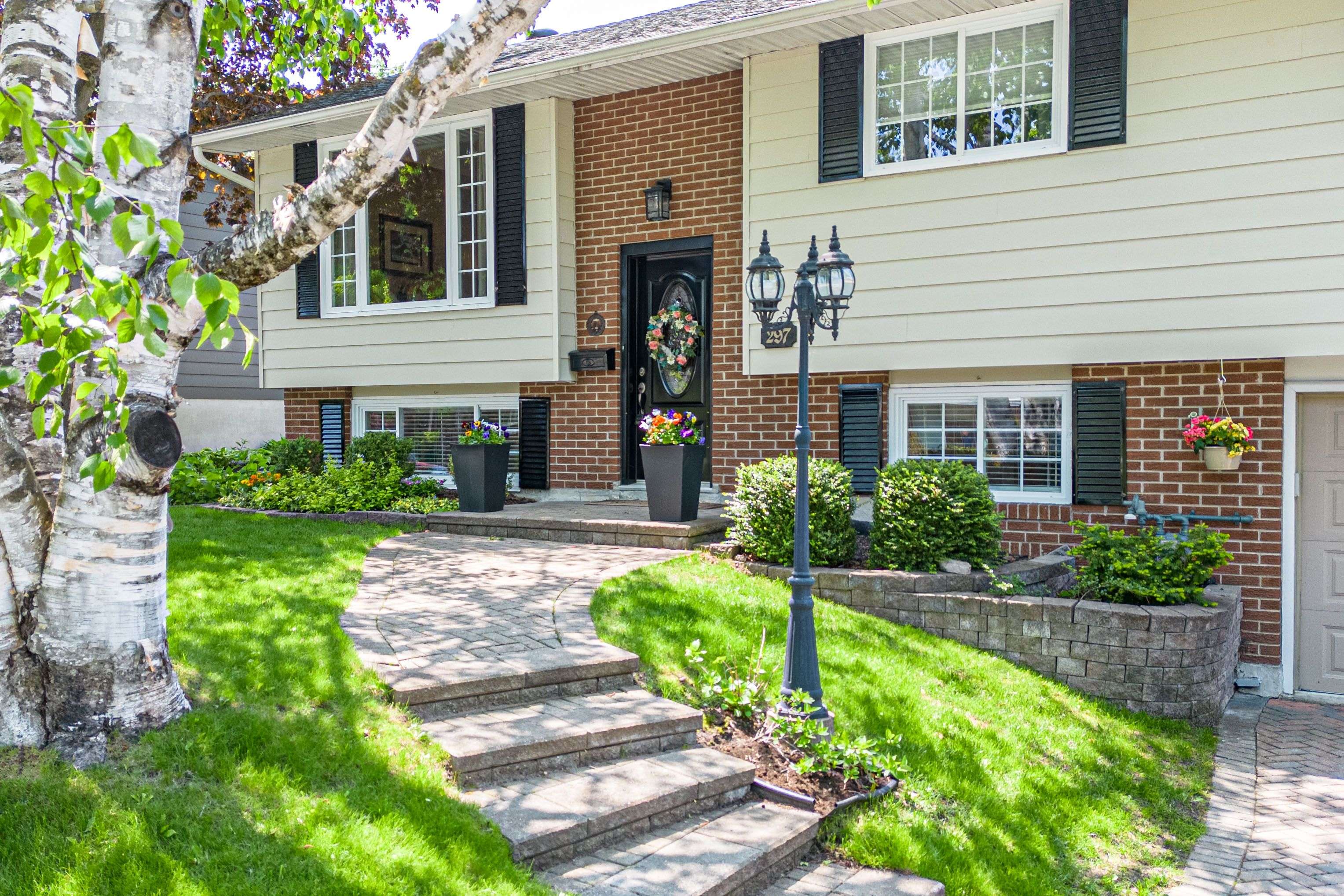 Orillia, ON L3V 4W1,297 Matchedash ST N