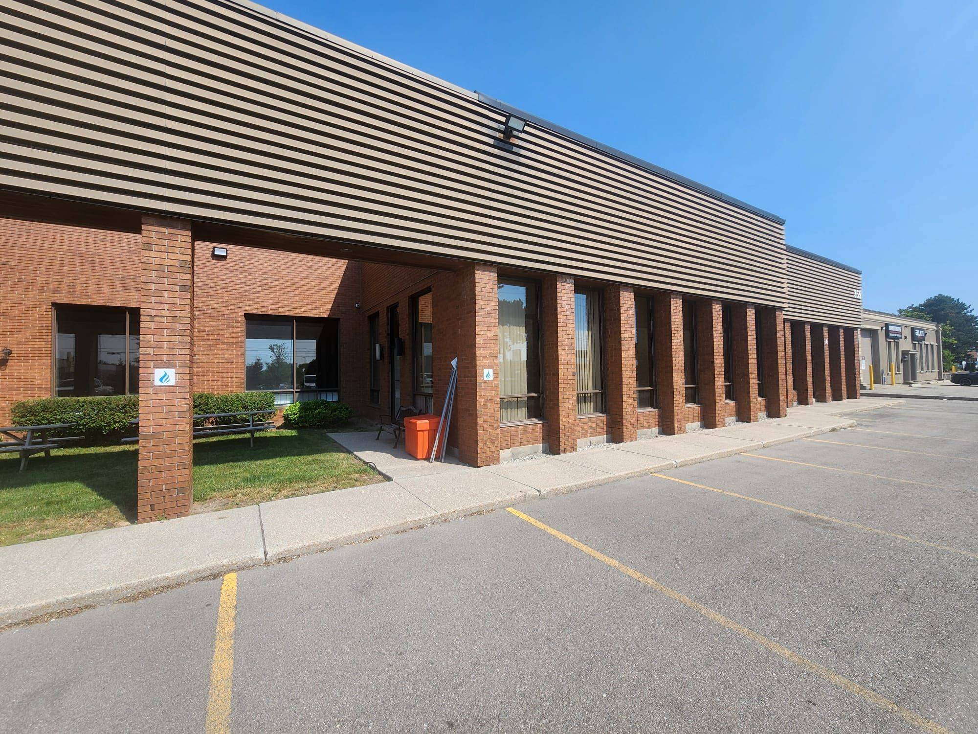 Oakville, ON L6K 2H2,355 Wyecroft RD #A