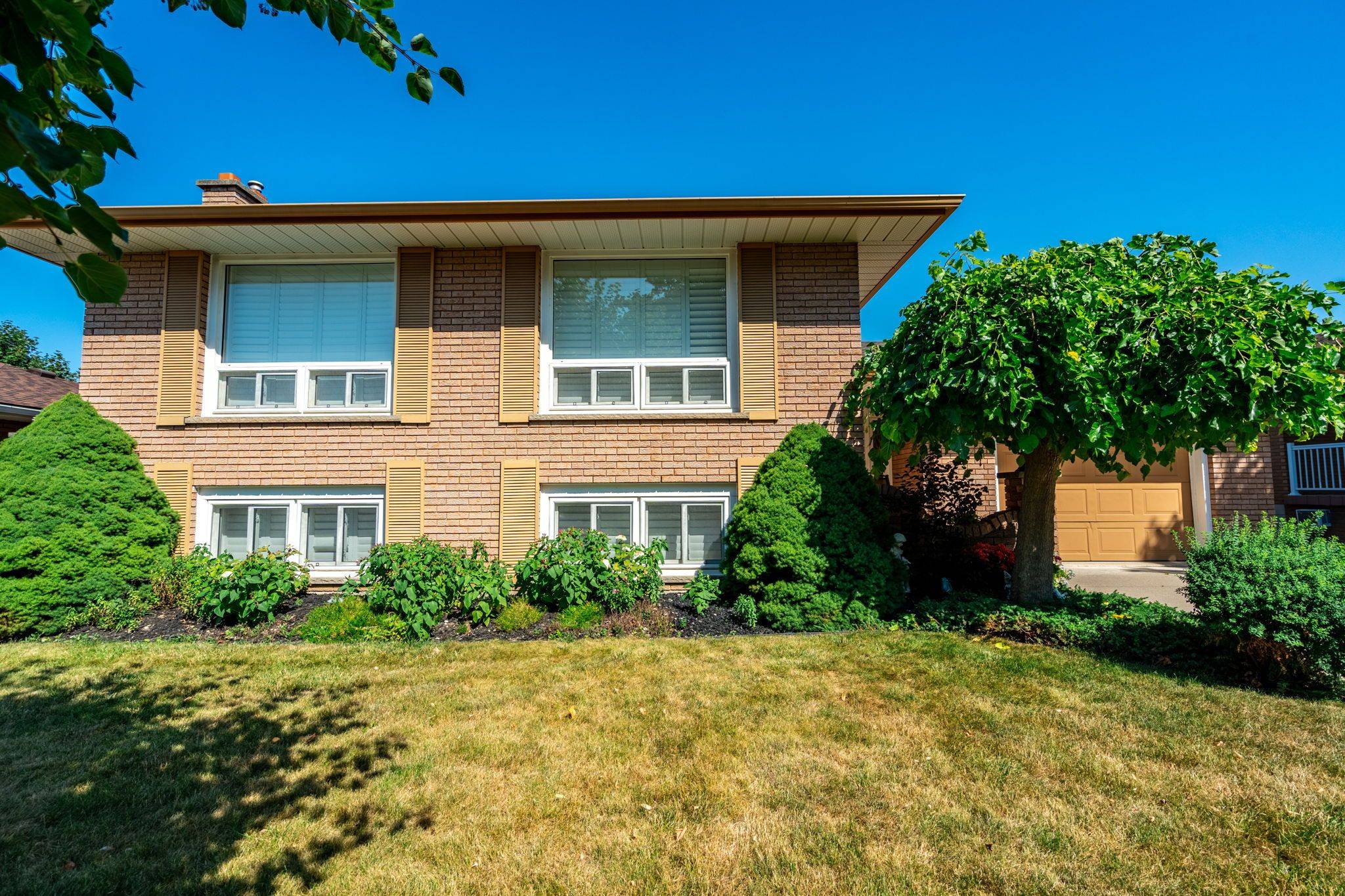 Hamilton, ON L8K 5H9,5 Rouge Hill CT