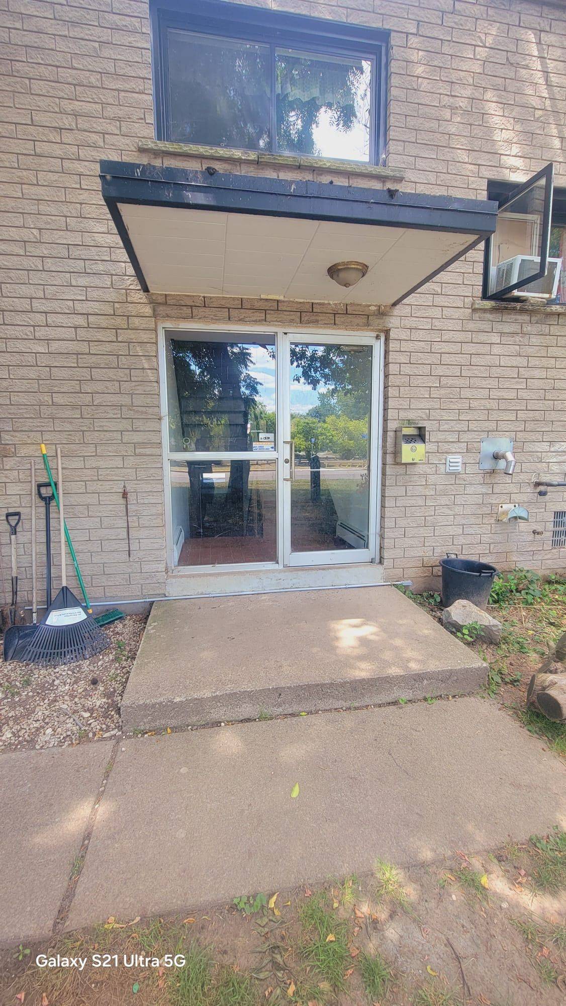 Niagara Falls, ON L2E 1T8,4424 Simcoe ST