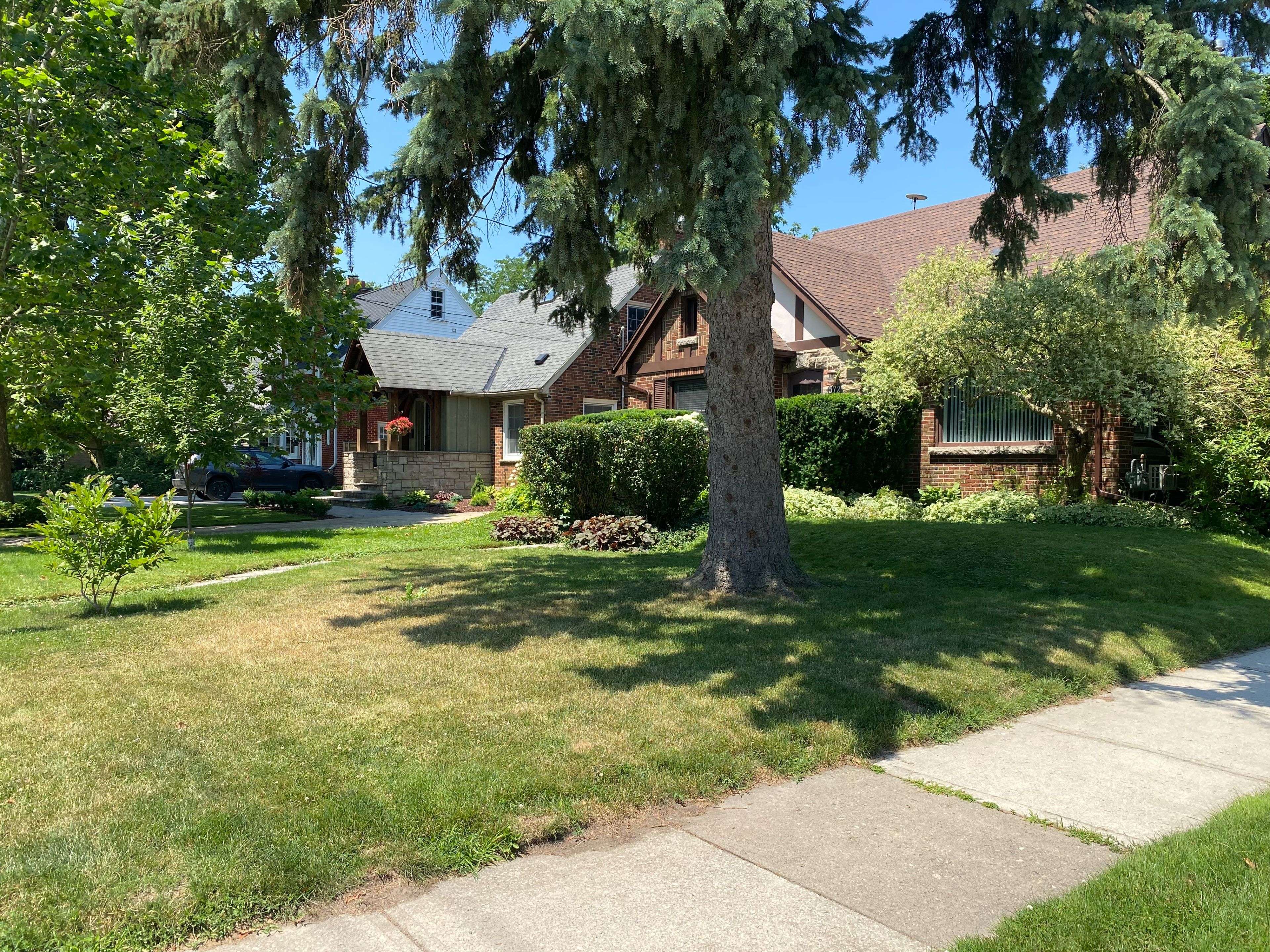 London East, ON N5Y 3X6,572-UPPER Cheapside ST