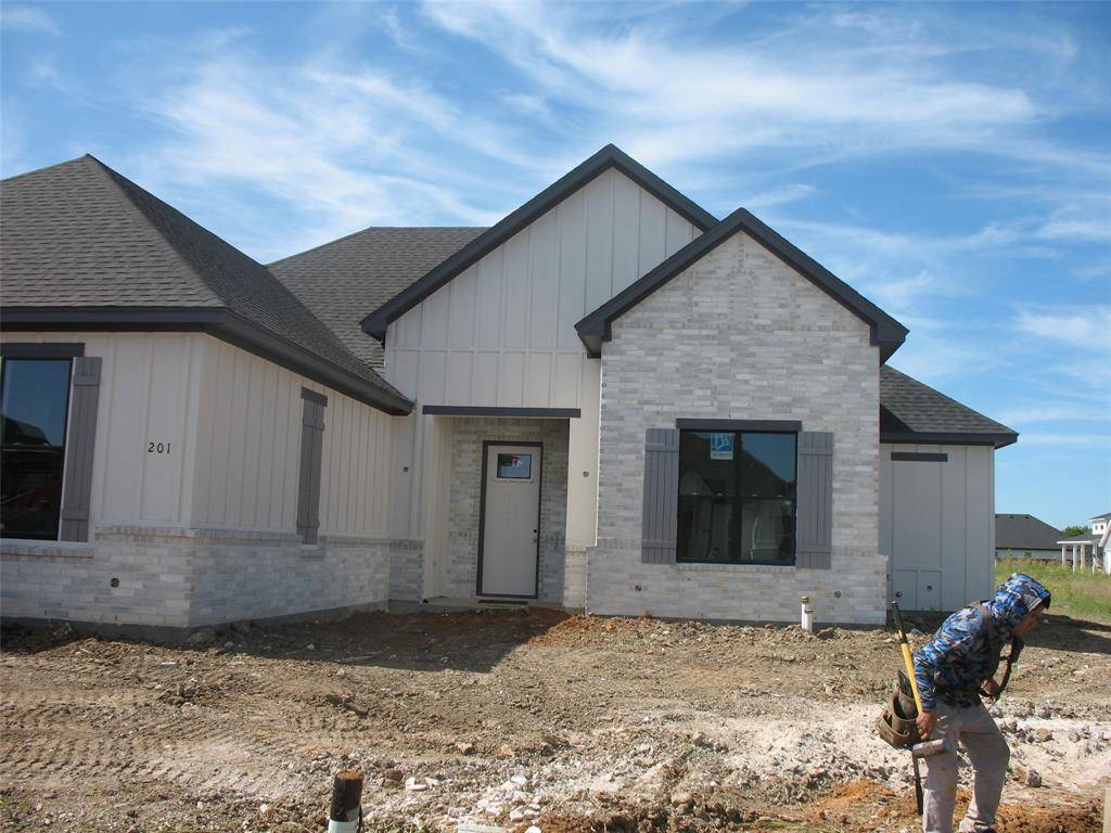 Godley, TX 76044,201 Cliff Court