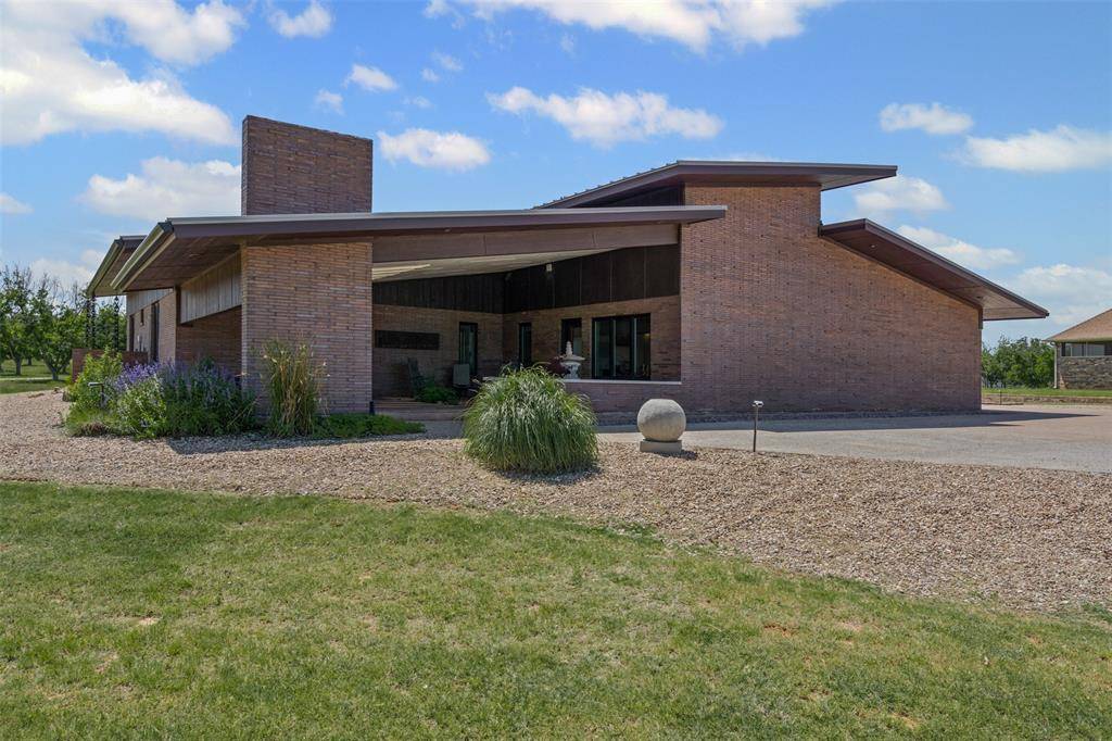 Granbury, TX 76049,9411 King Air Drive