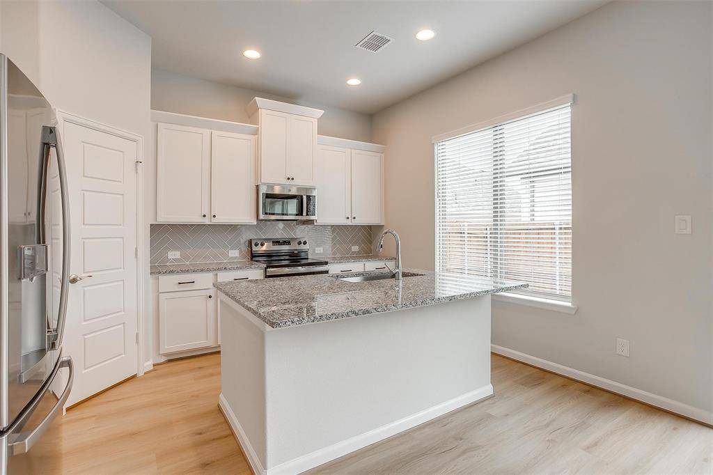Fort Worth, TX 76126,10434 Peonia Street