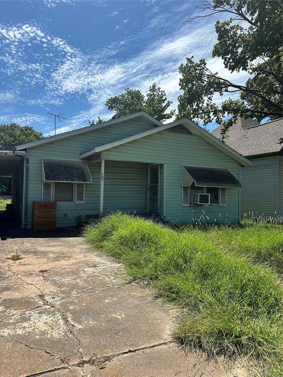 Ennis, TX 75119,907 W Main Street