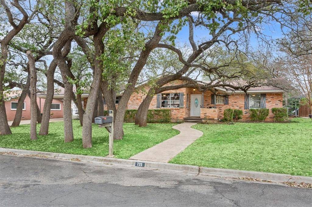 Woodway, TX 76712,725 Falcon Drive